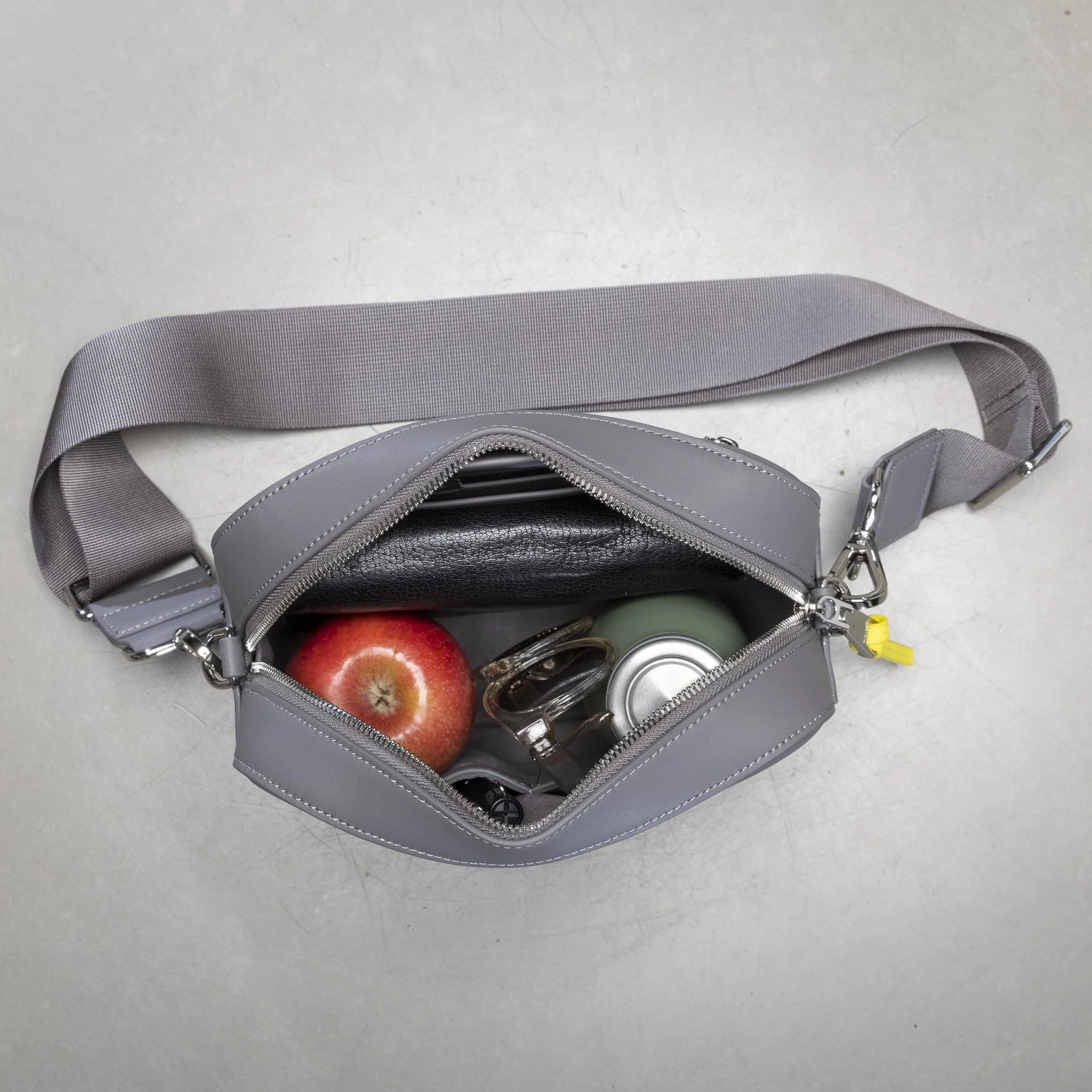 crossbody bag + strap basic woven - taupe - Image 19