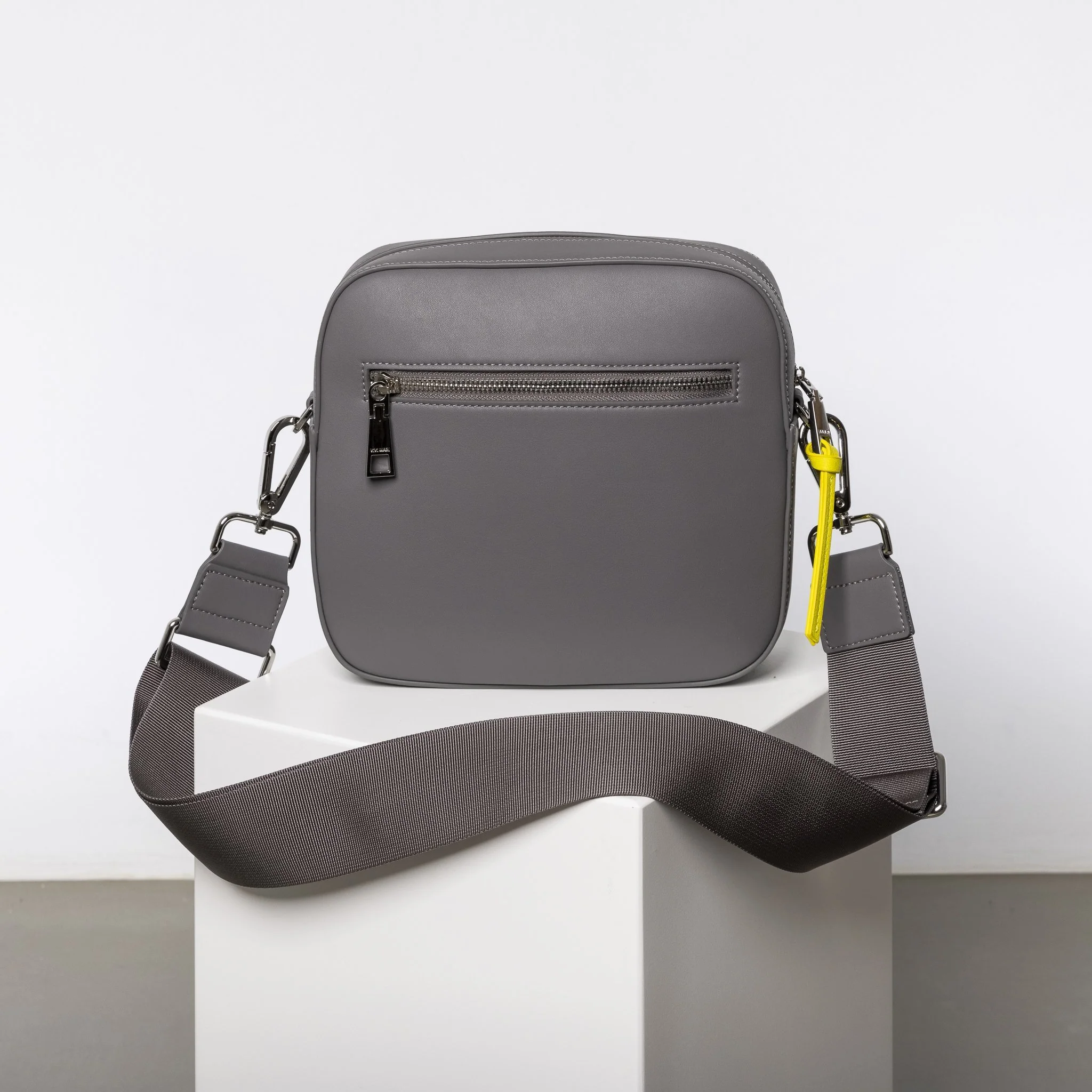 crossbody bag + strap basic woven - taupe - Image 26