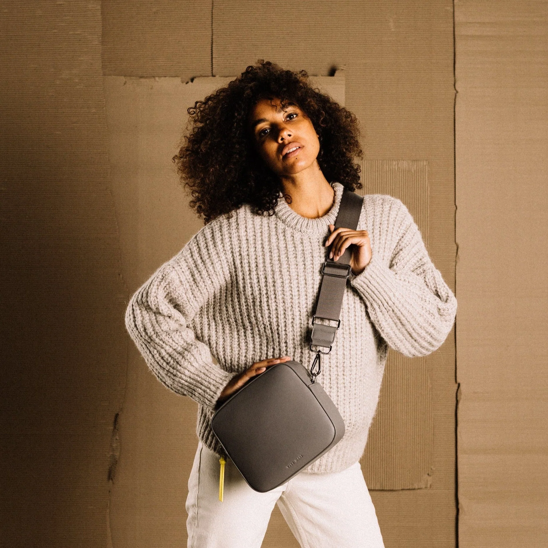 crossbody bag + strap basic woven - taupe - Image 9