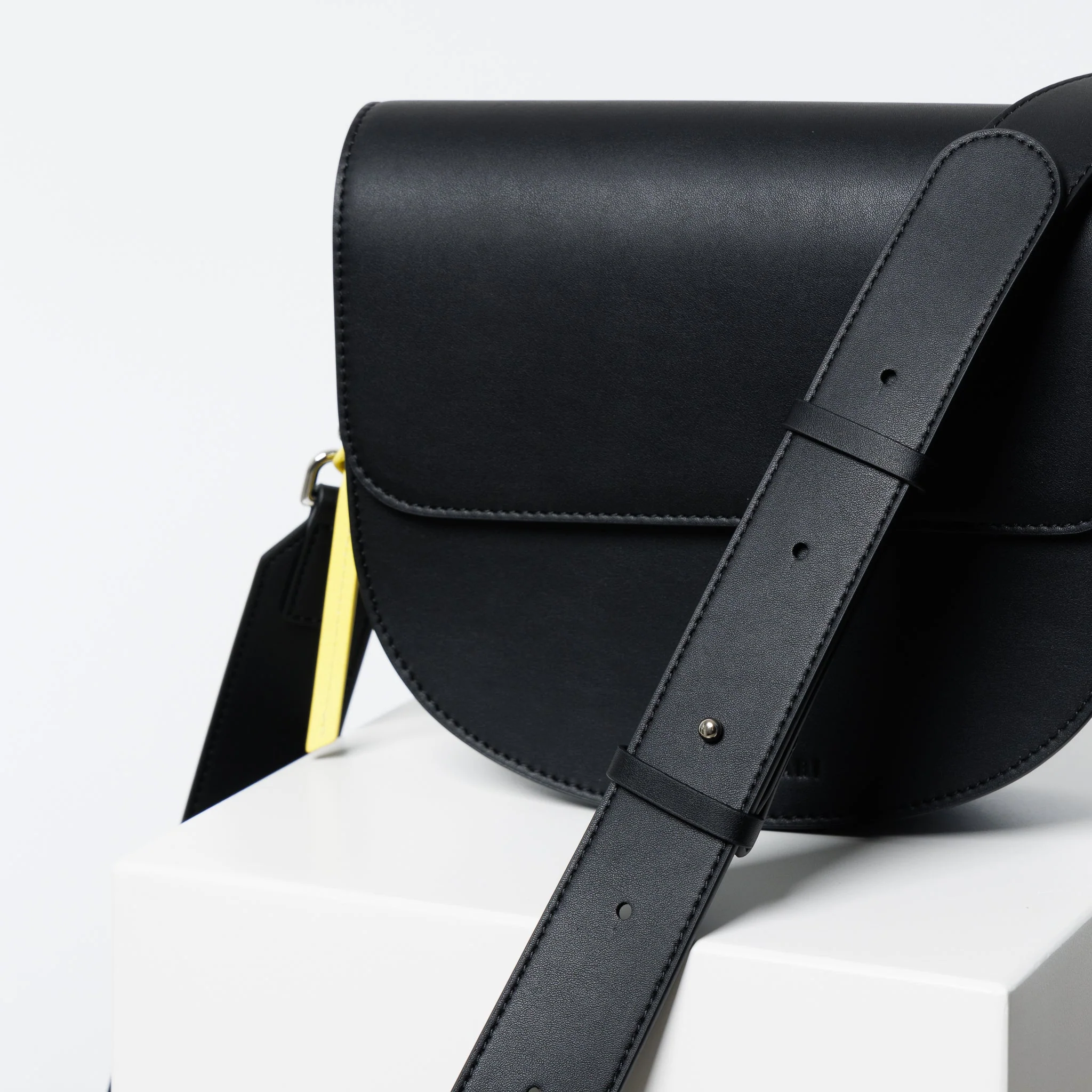 halfmoon bag + strap basic belt - black - Image 10