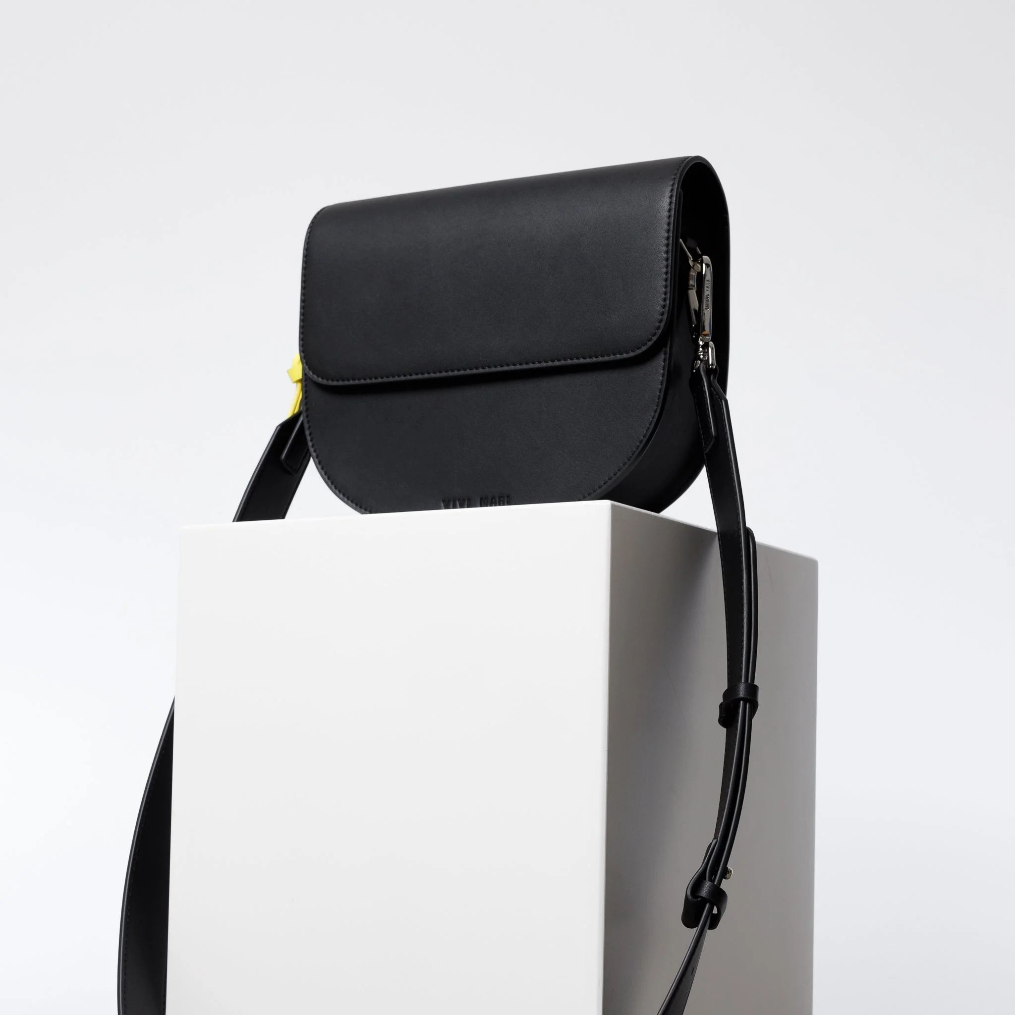 halfmoon bag + strap basic belt - black - Image 16