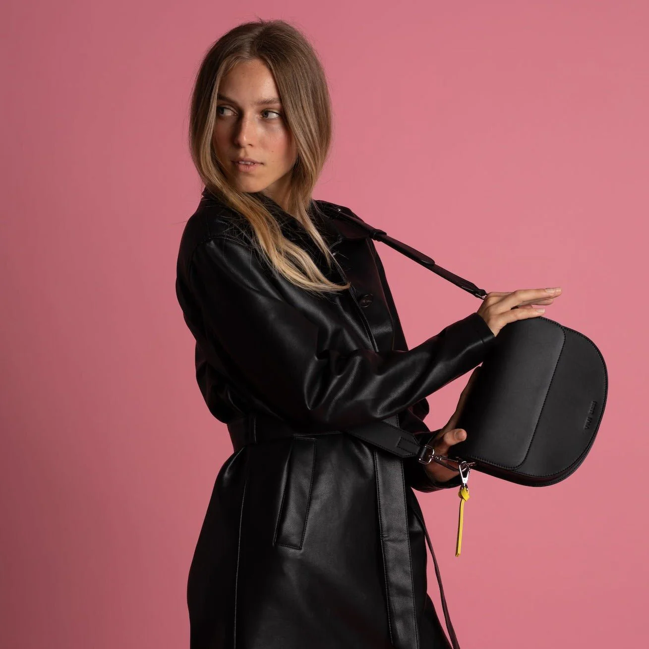 halfmoon bag + strap basic belt - black - Image 17
