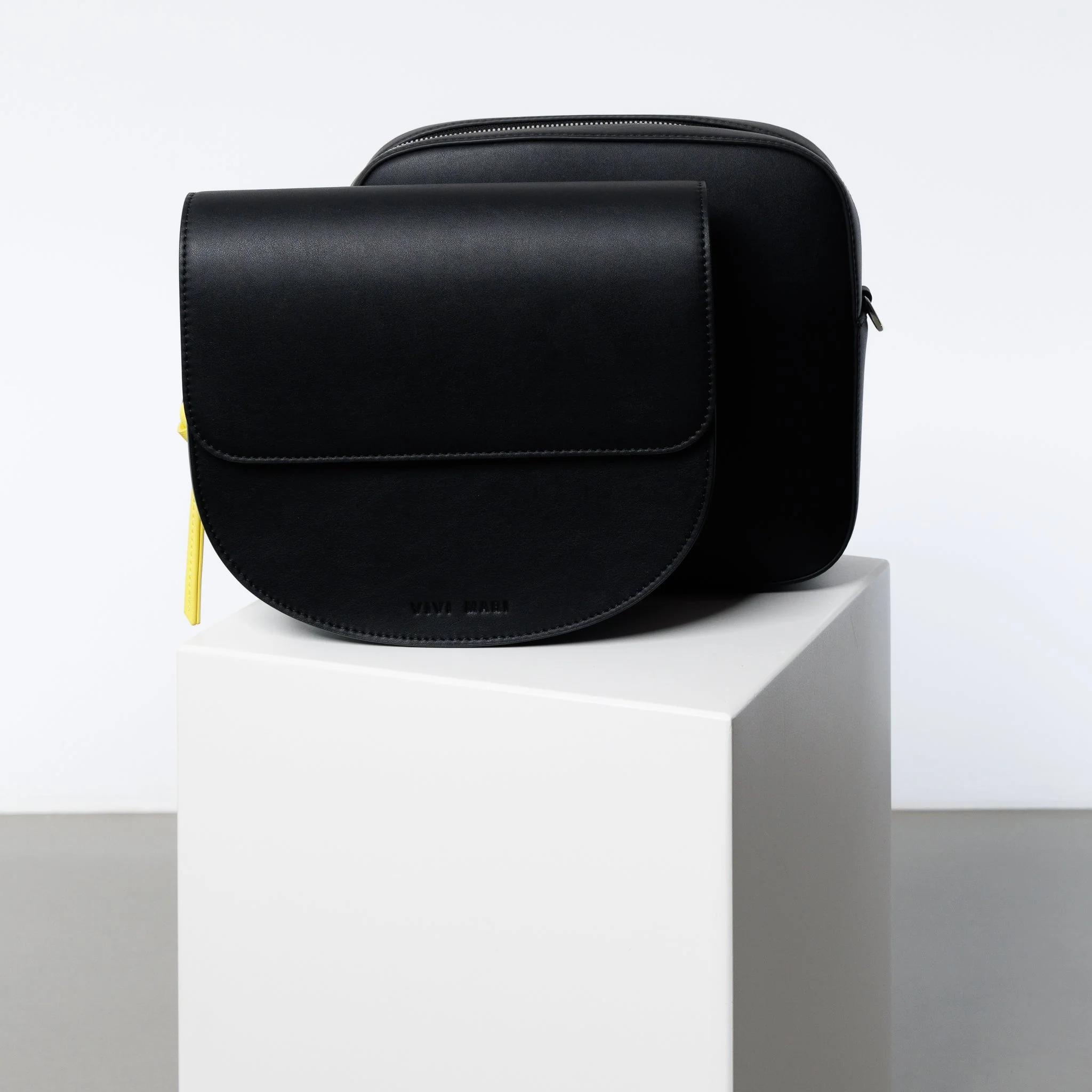 halfmoon bag + strap basic belt - black - Image 22