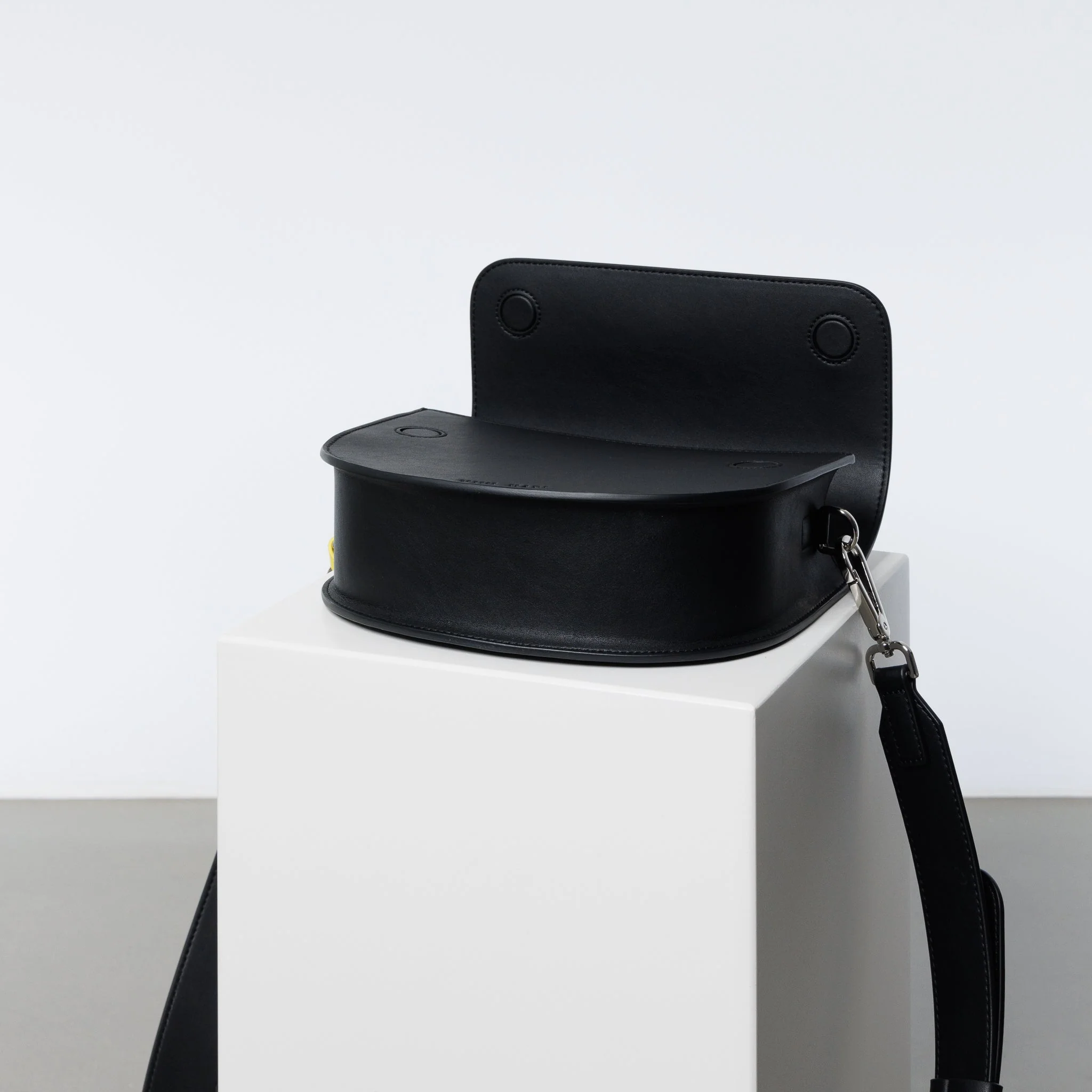 halfmoon bag + strap basic belt - black - Image 7