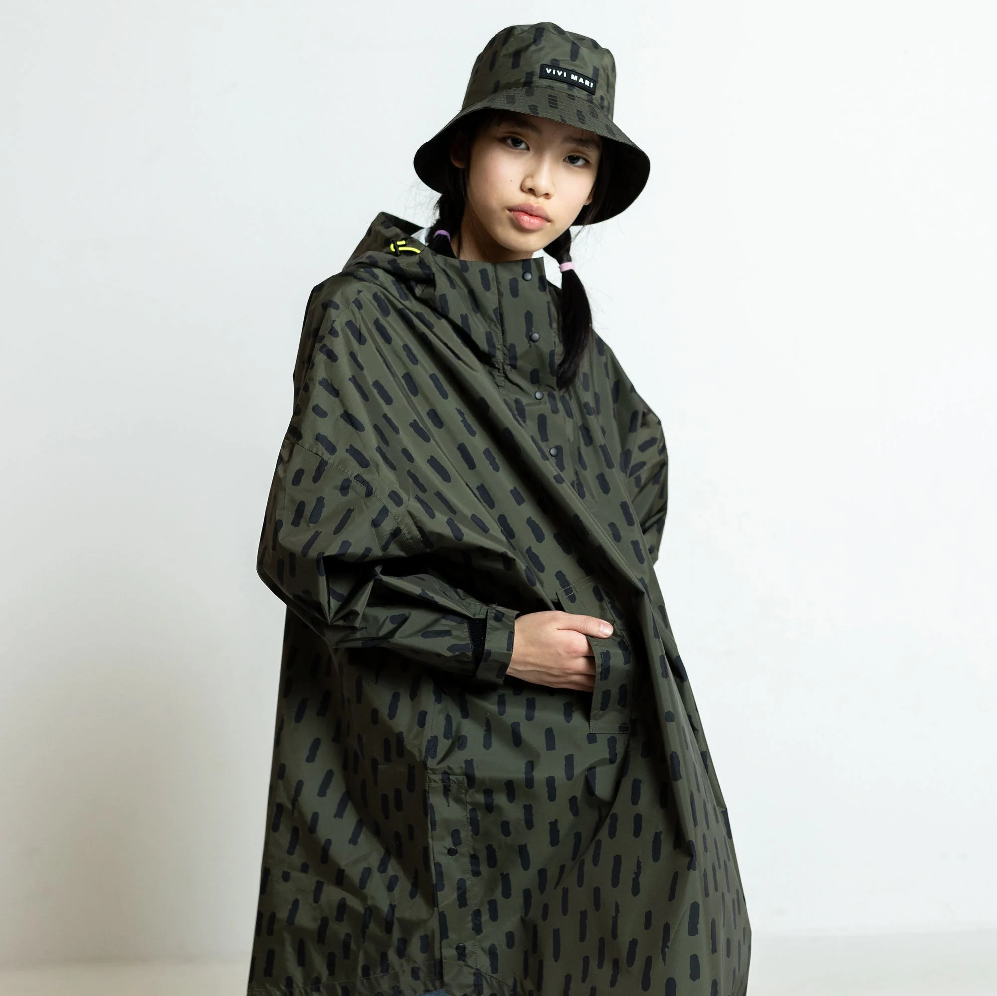 Kids Bucket Hat drops olive/black - Image 10