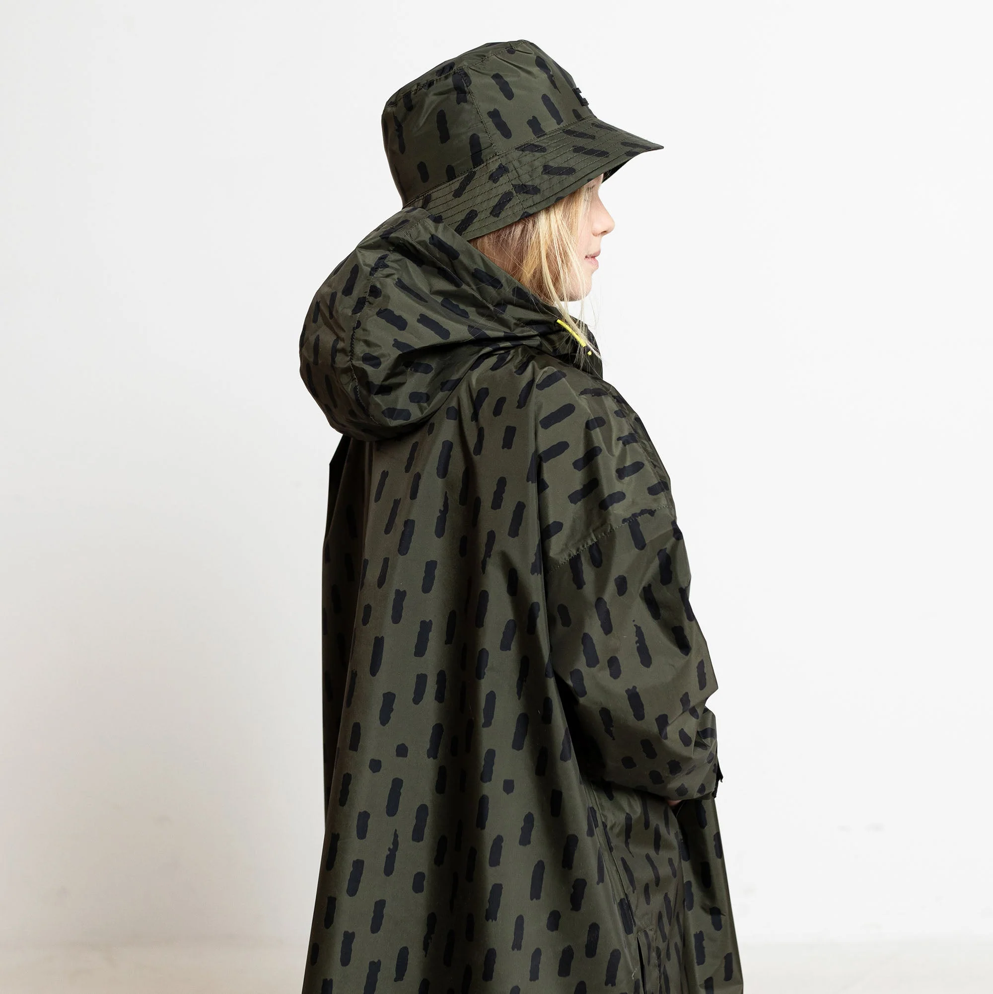 Kids Bucket Hat drops olive/black - Image 4