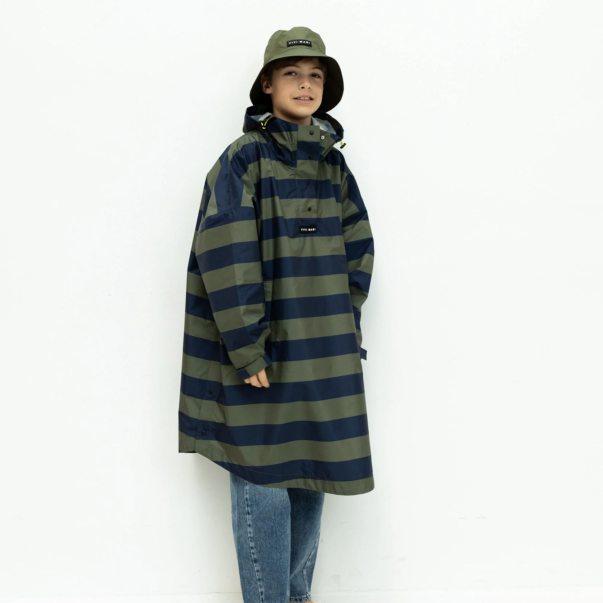 Kids Bucket Hat solid olive - Image 3