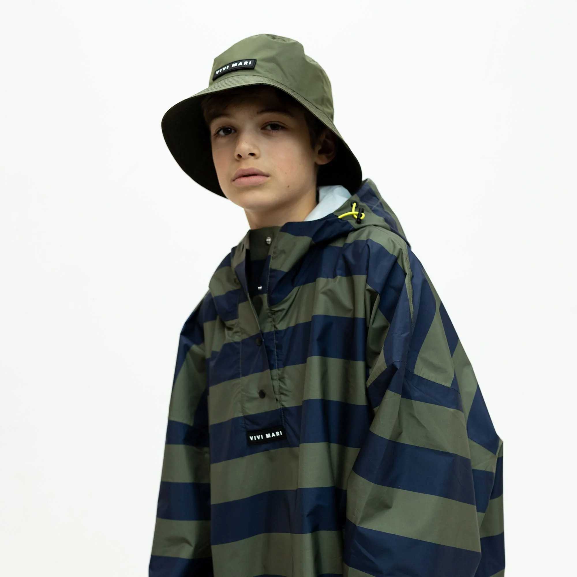 Kids Bucket Hat solid olive - Image 4