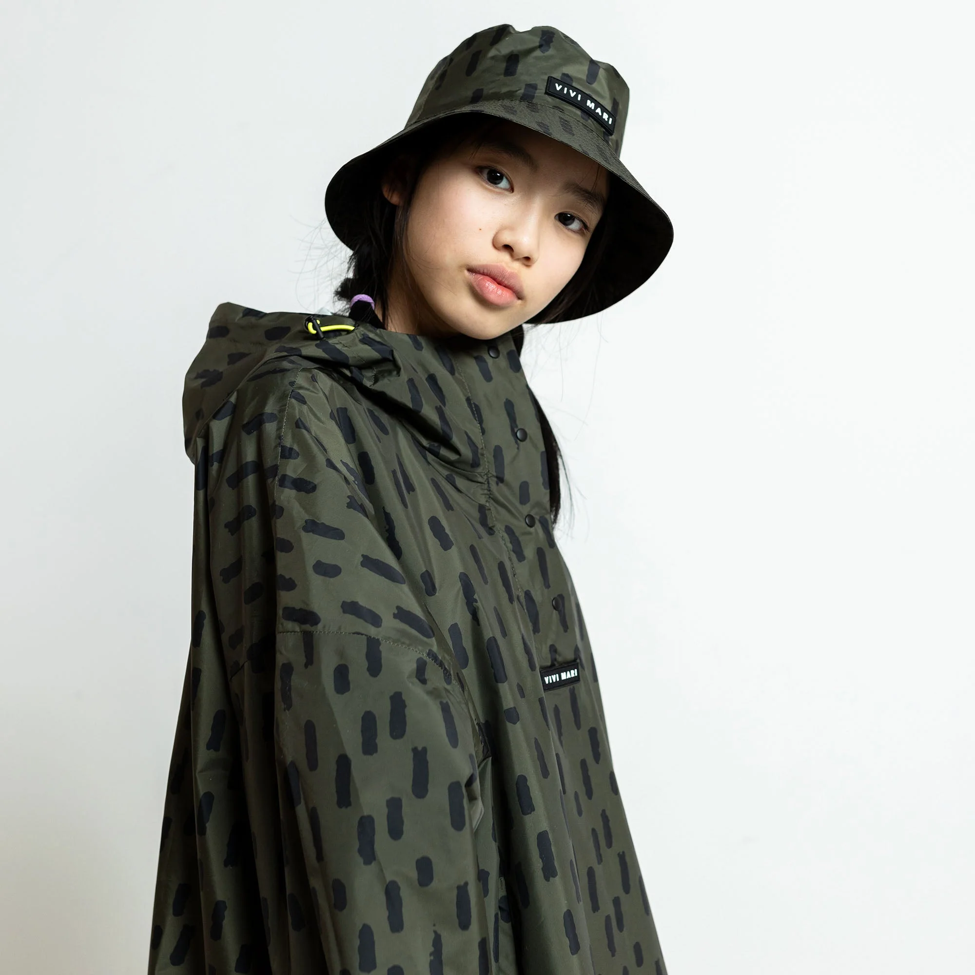 Kids Raincoat drops olive/black - Image 9