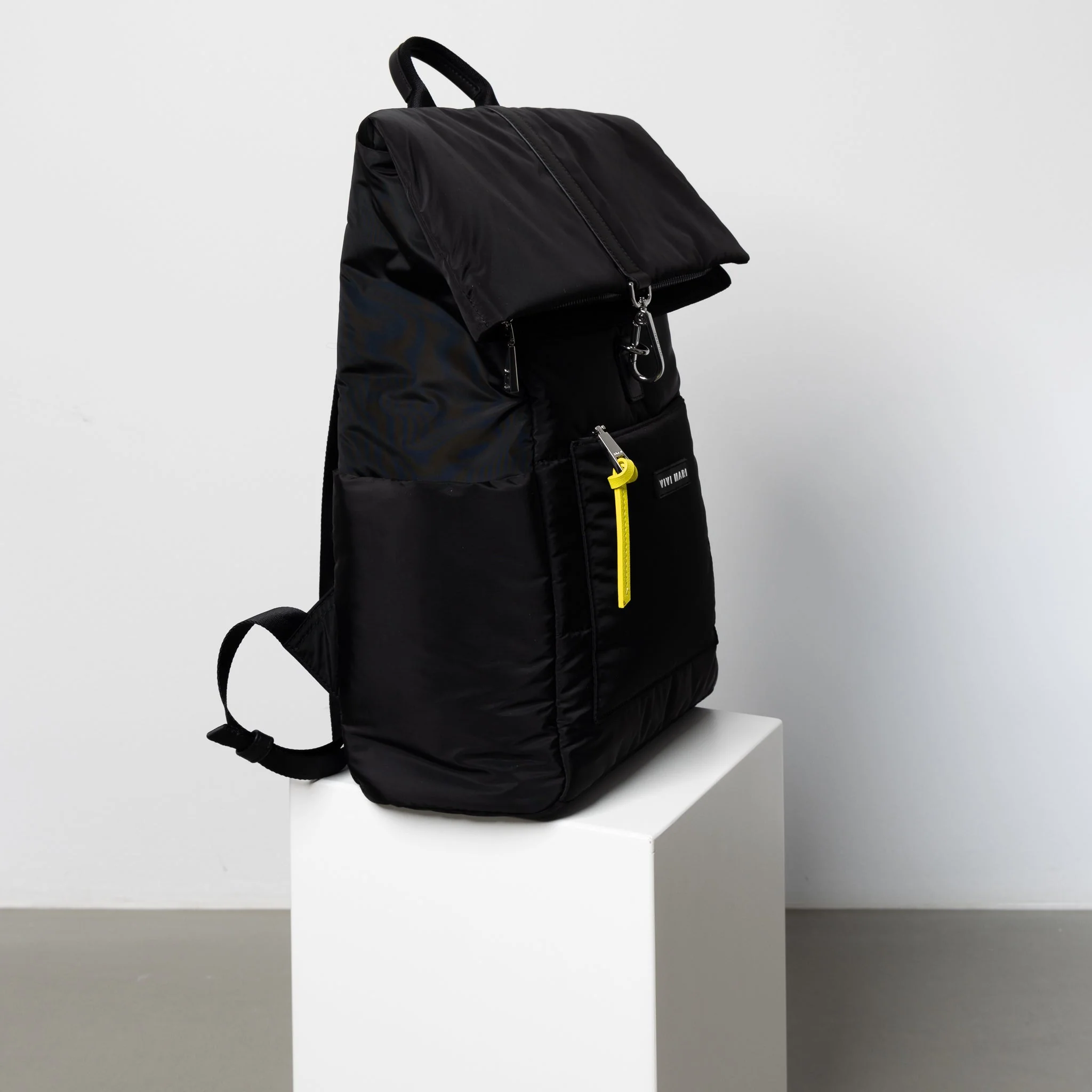 Padded Backpack medium - black - Image 15