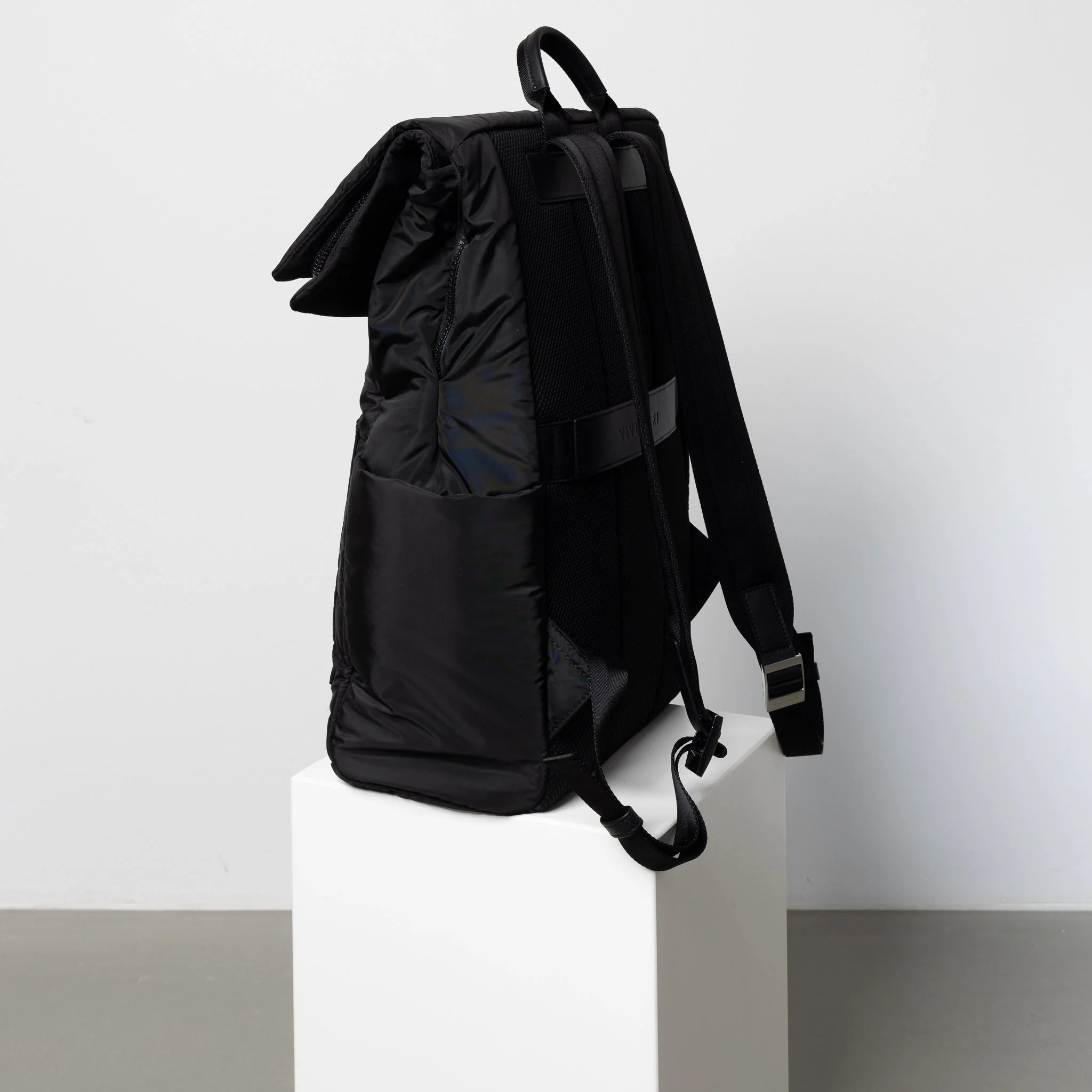 Padded Backpack medium - black - Image 19