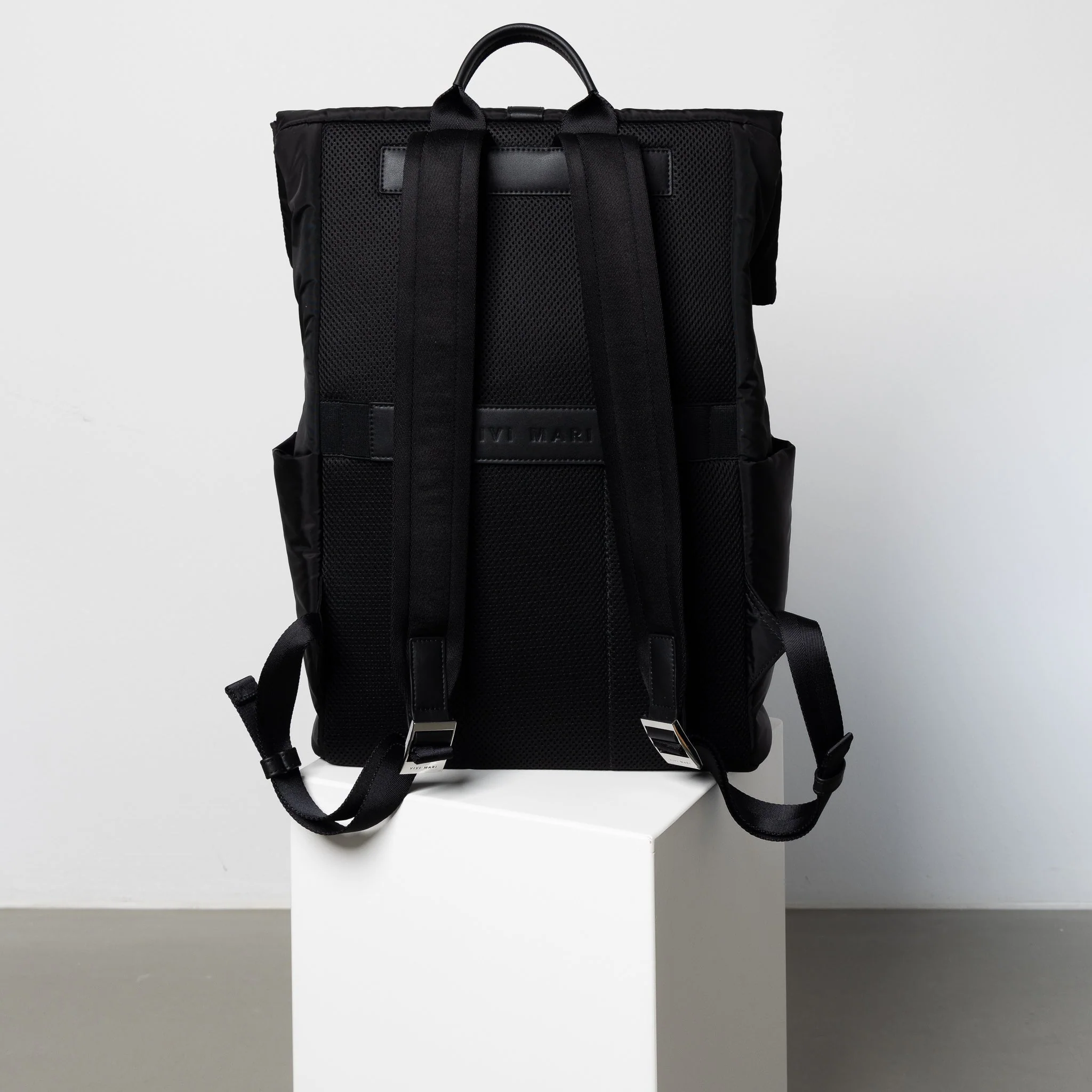 Padded Backpack medium - black - Image 7