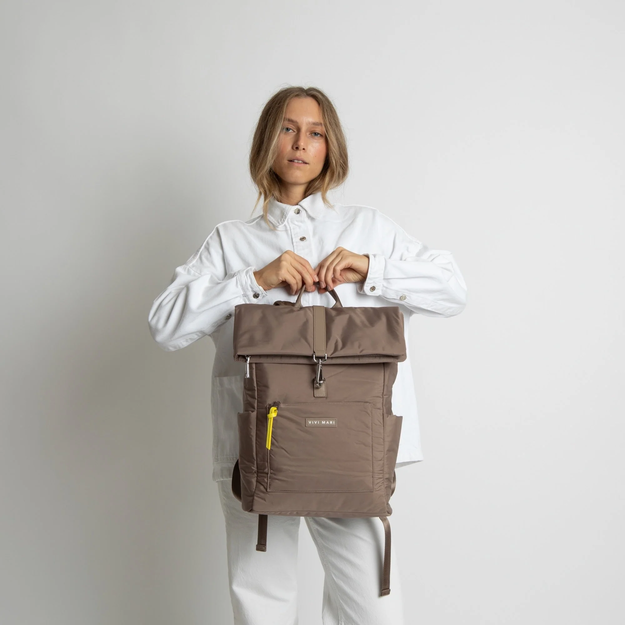 Padded Backpack medium - dark mushroom - Image 5