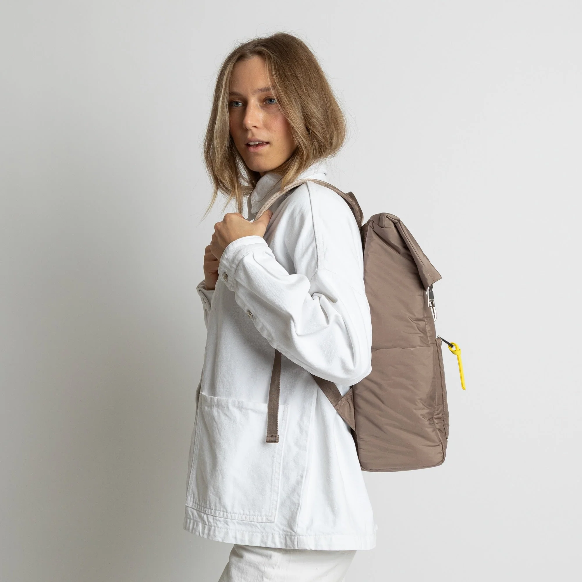 Padded Backpack medium - dark mushroom - Image 7