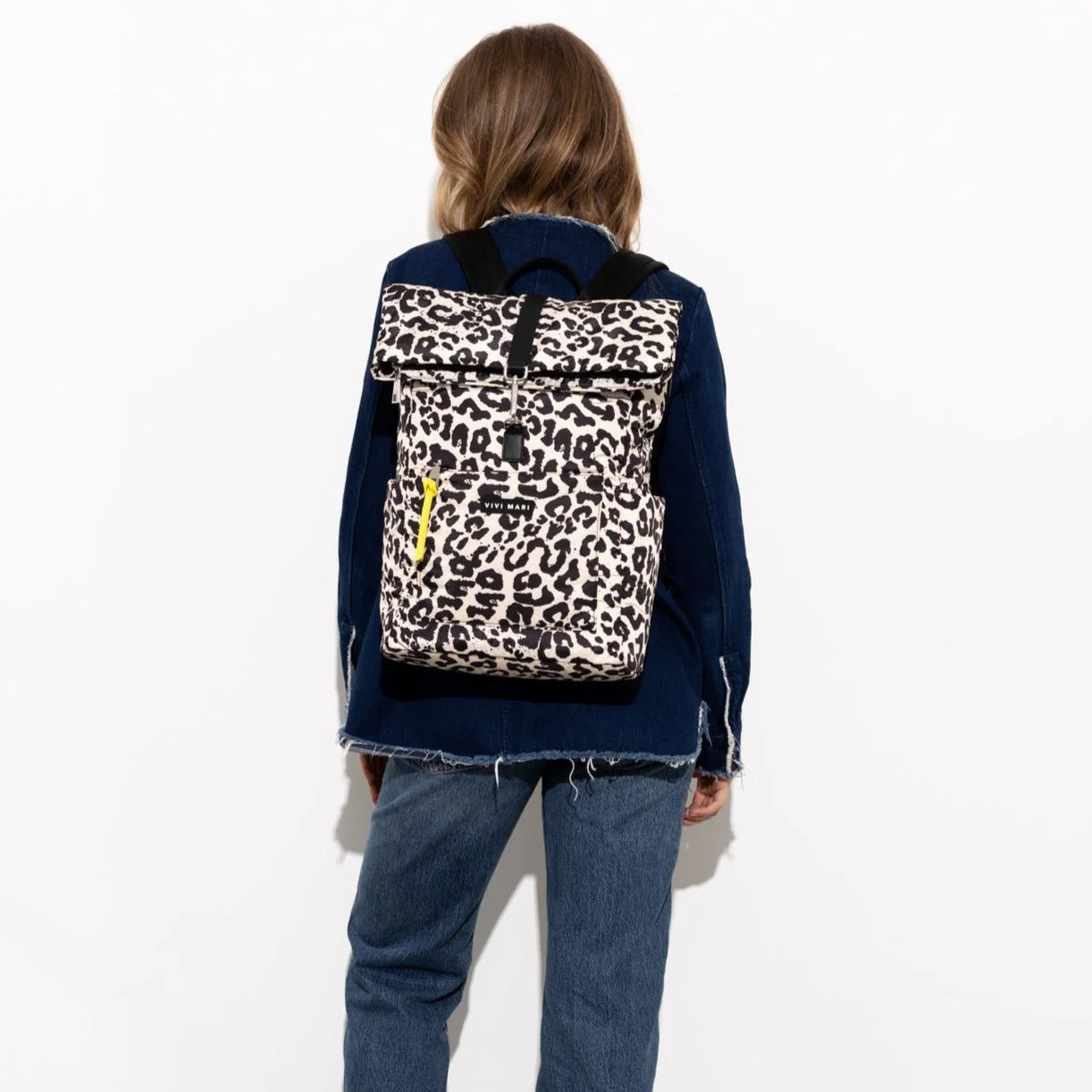 Padded Backpack medium - leo splashes black/sand - Image 4