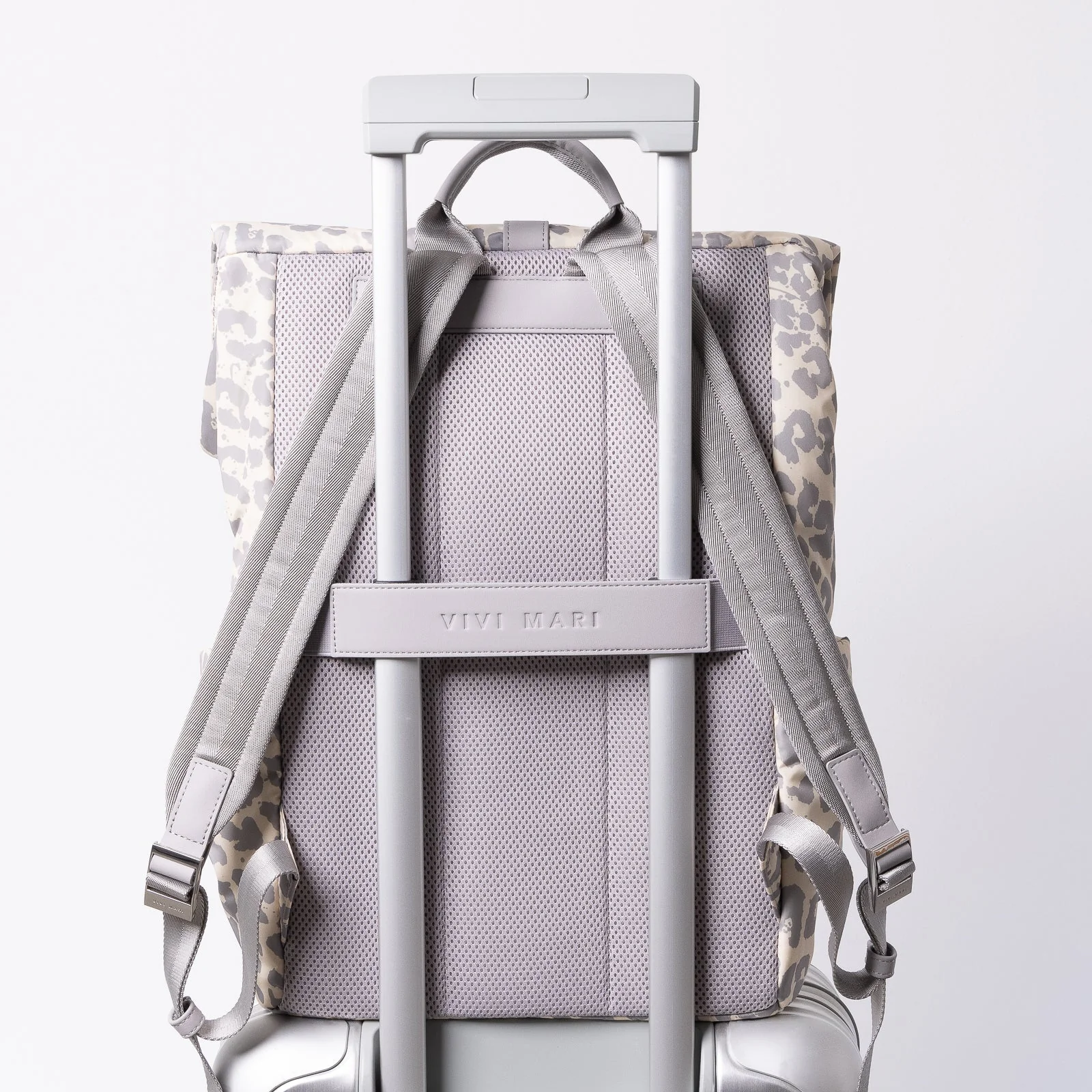 Padded Backpack medium - leo splashes grey/sand - Image 10