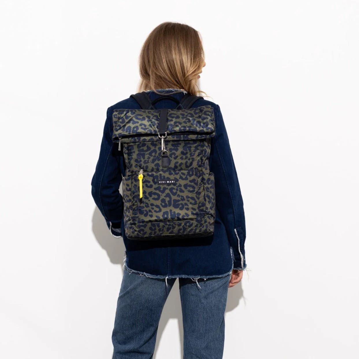 Padded Backpack medium - leo splashes navy/olive - Image 4