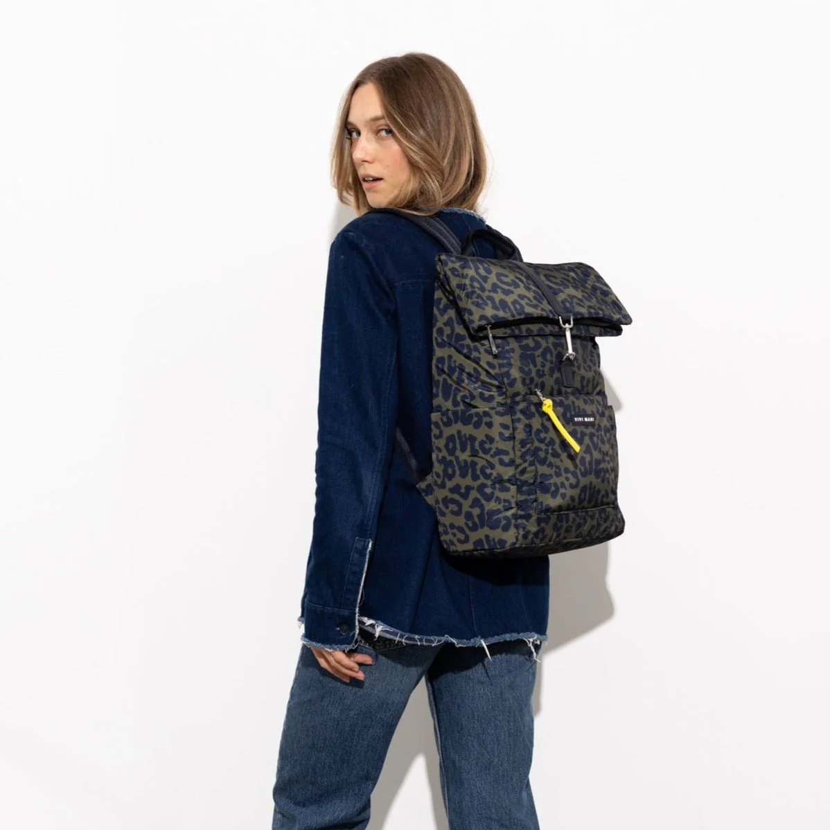 Padded Backpack medium - leo splashes navy/olive - Image 8