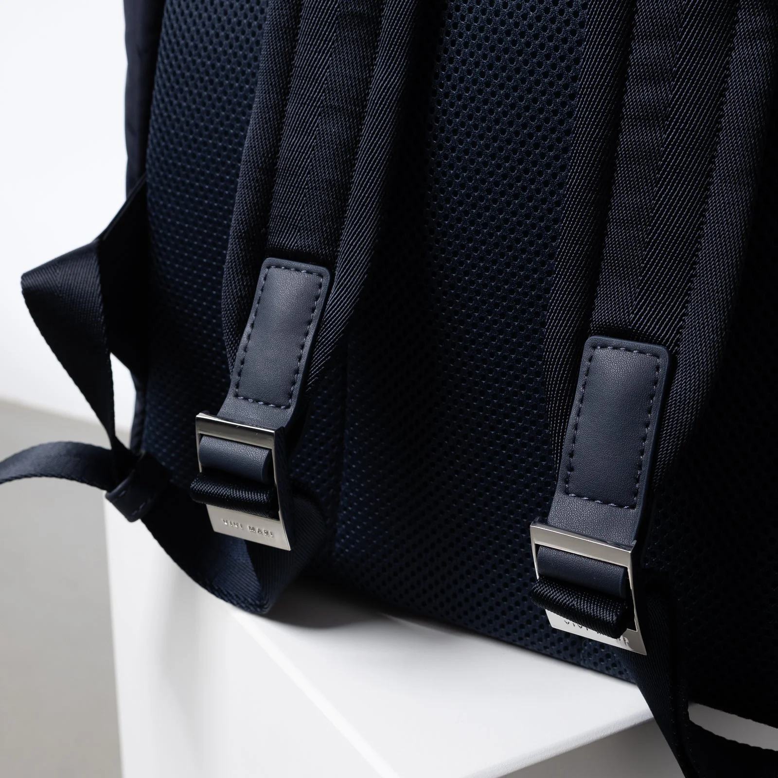 Padded Backpack medium - navy - Image 10