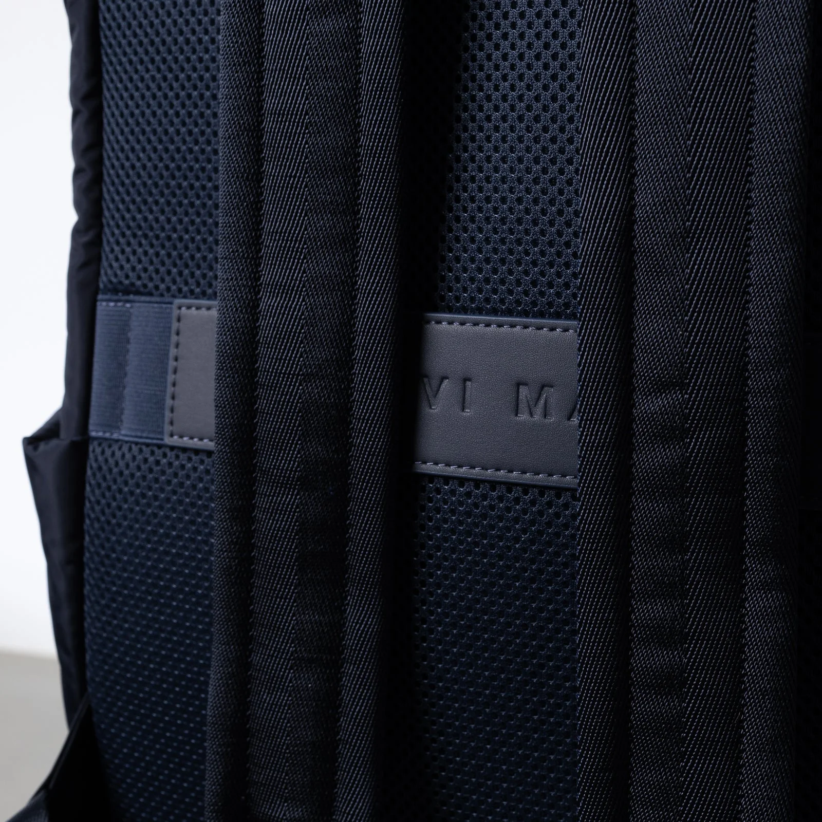 Padded Backpack medium - navy - Image 15