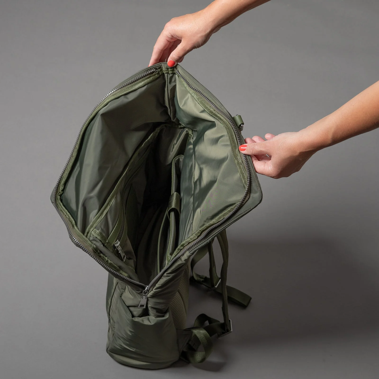 Padded Backpack medium - olive - Image 14