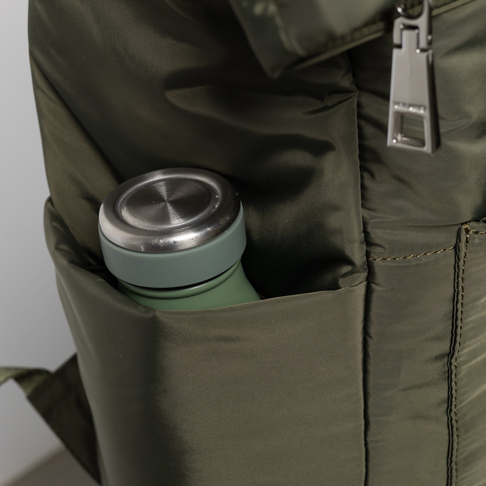 Padded Backpack medium - olive - Image 3