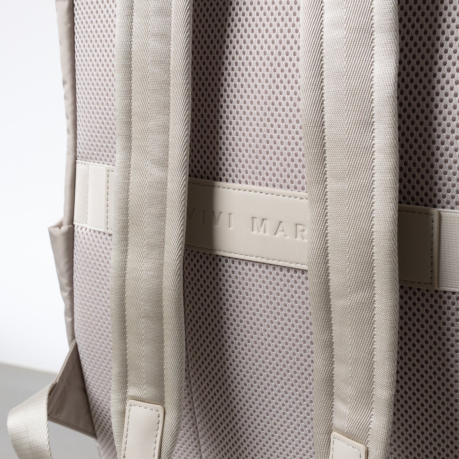 Padded Backpack medium - stone - Image 12