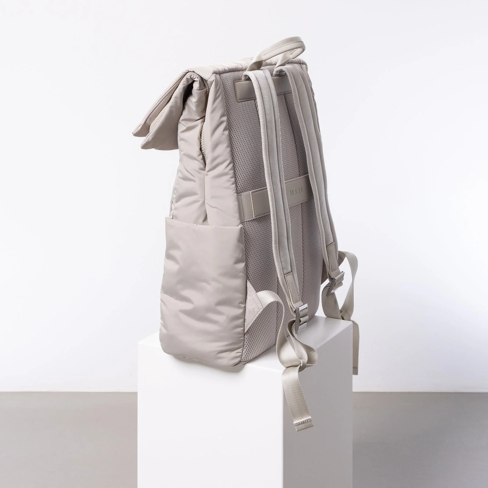 Padded Backpack medium - stone - Image 14