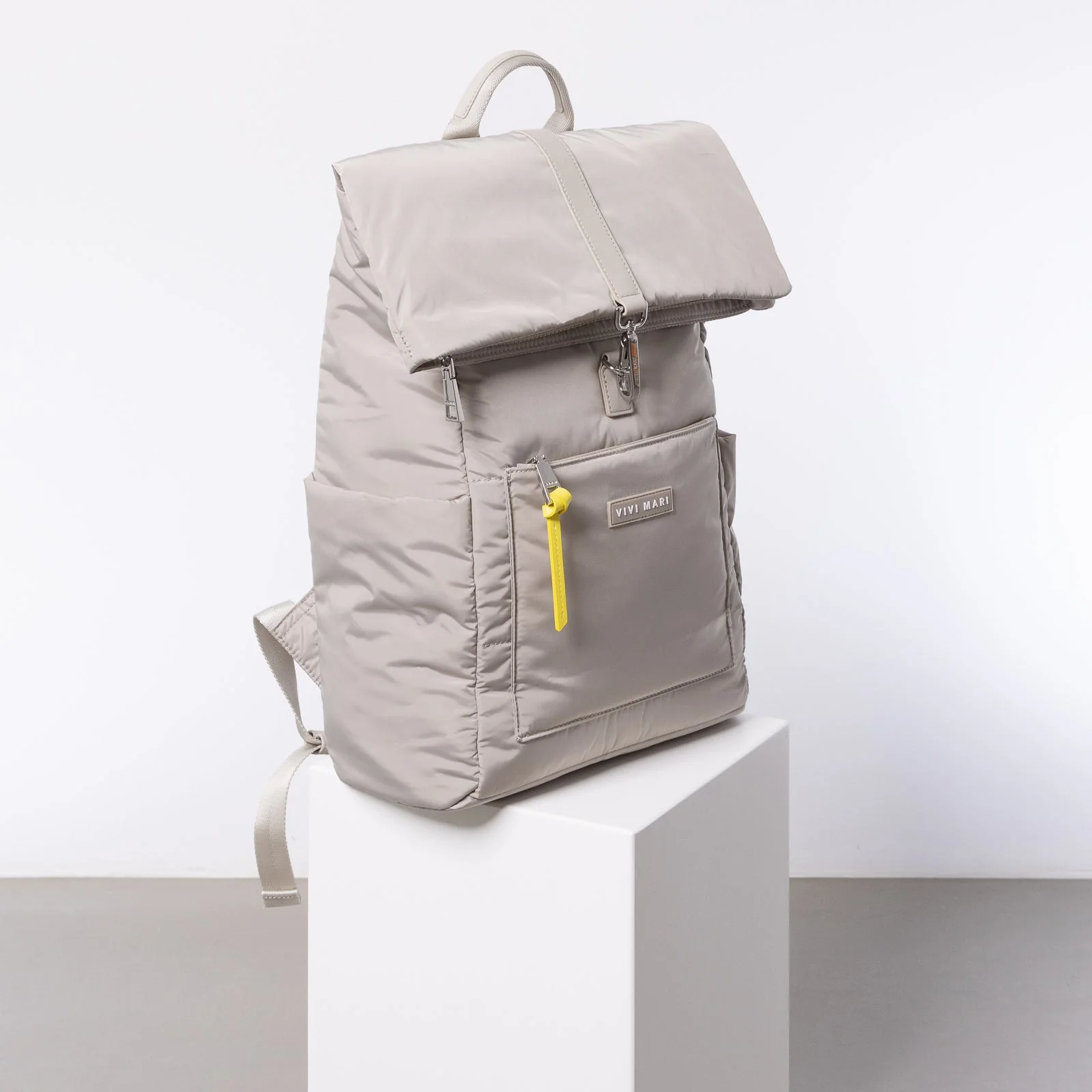 Padded Backpack medium - stone - Image 4
