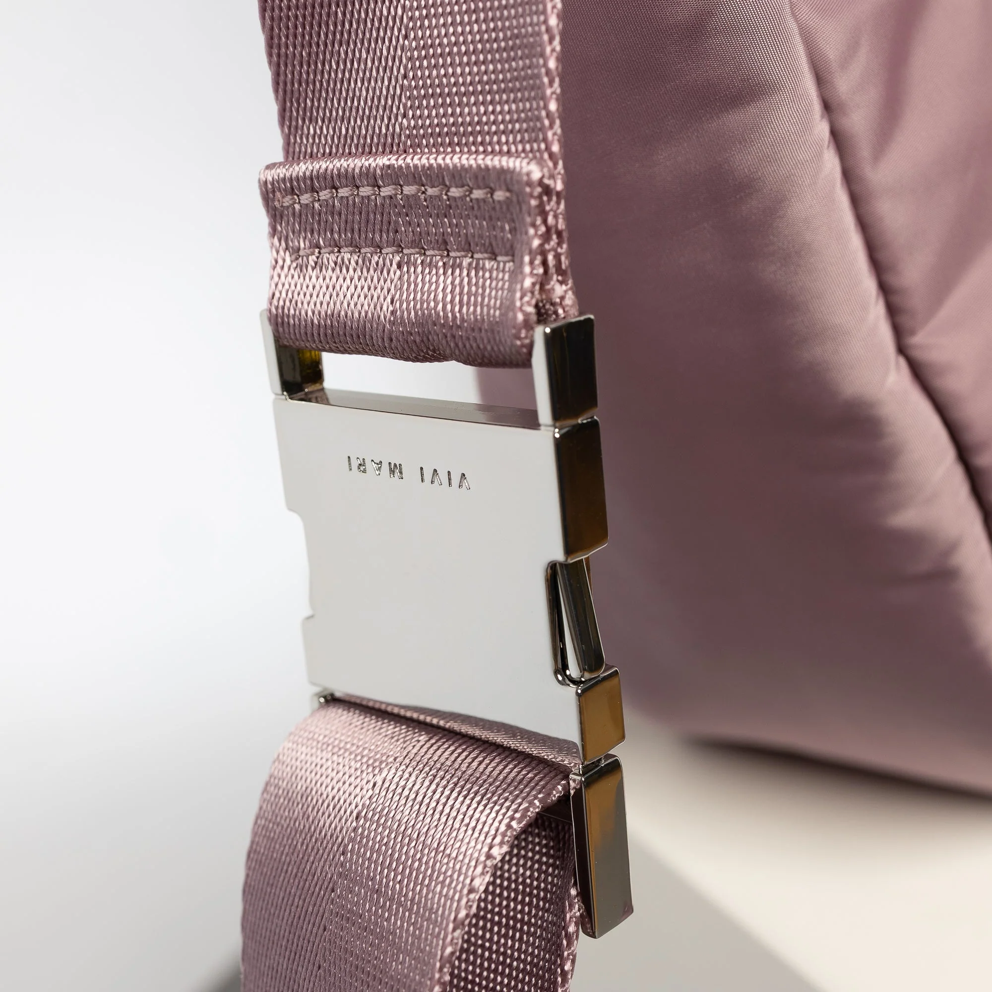 Padded Hip Bag medium - ash plum - Image 3