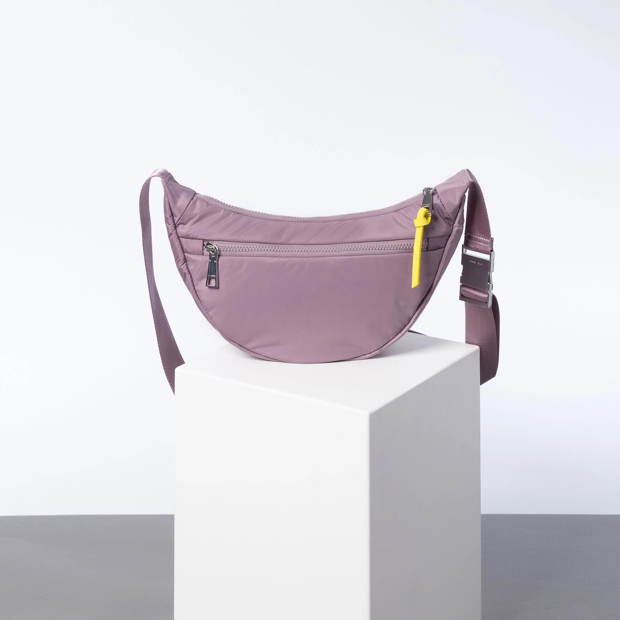 Padded Hip Bag medium - ash plum - Image 5