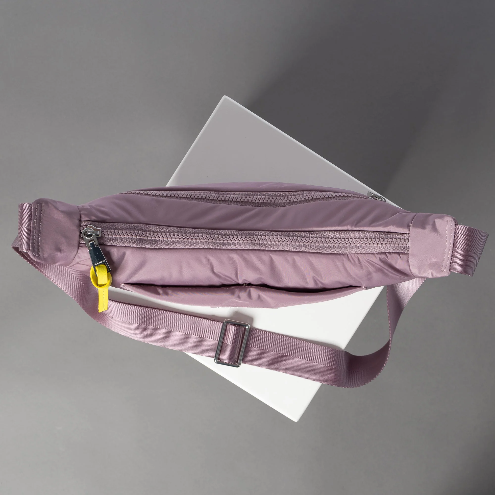 Padded Hip Bag medium - ash plum - Image 7