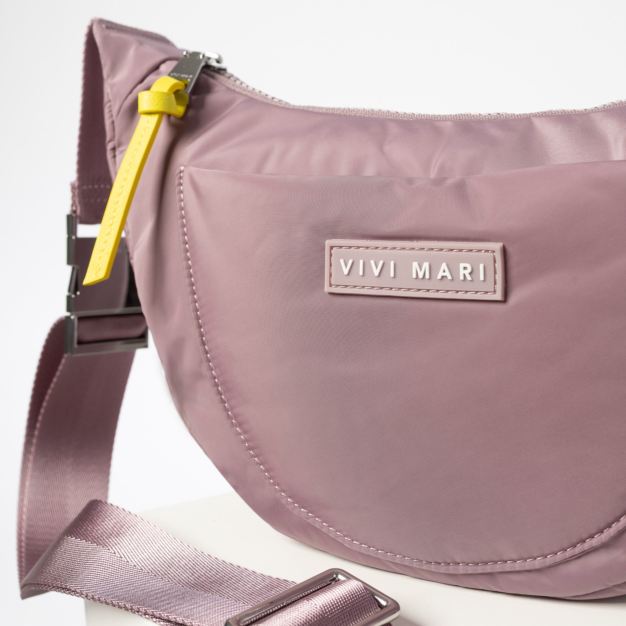 Padded Hip Bag medium - ash plum - Image 9