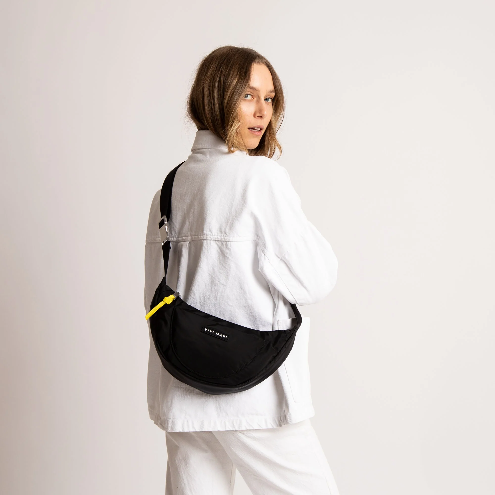 Padded Hip Bag medium - black - Image 4