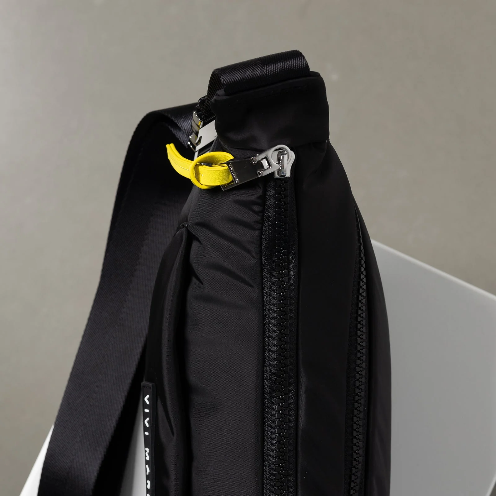 Padded Hip Bag medium - black - Image 9