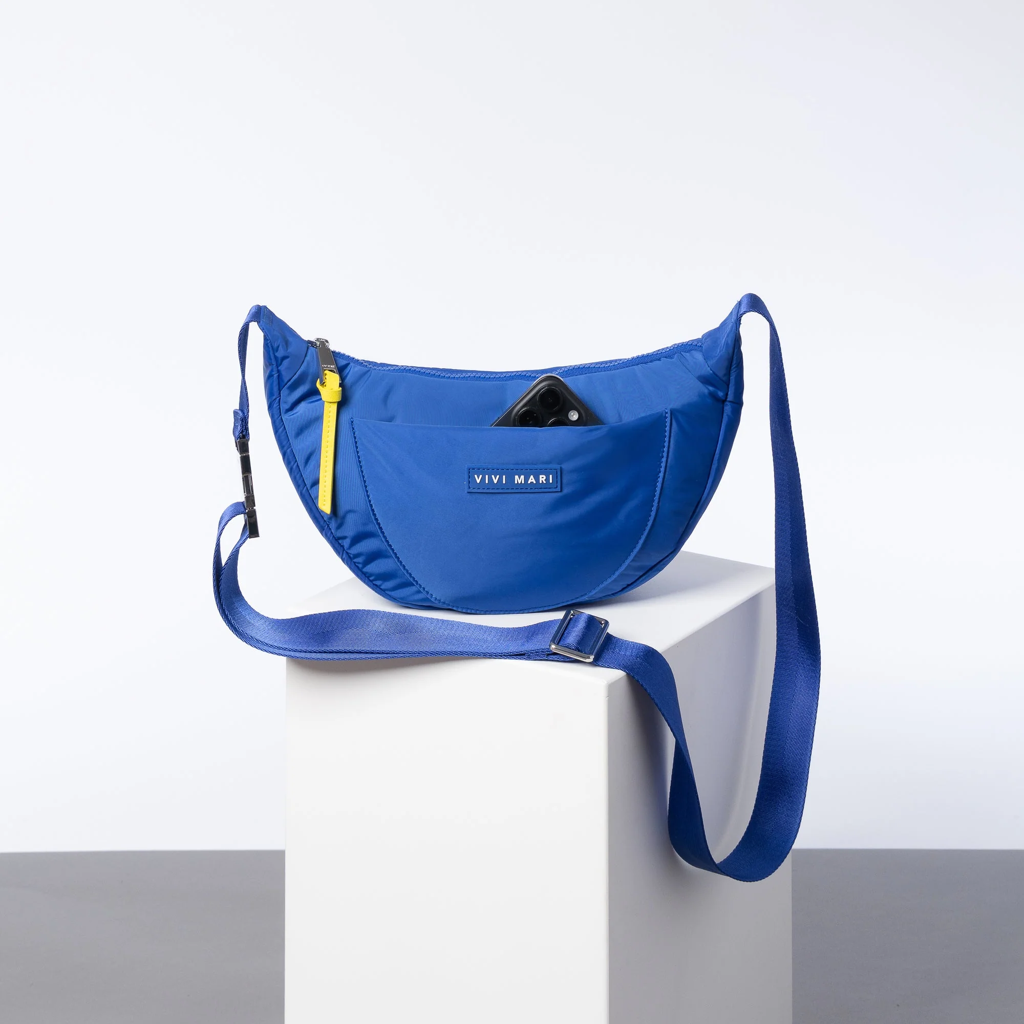 Padded Hip Bag medium - blue - Image 12