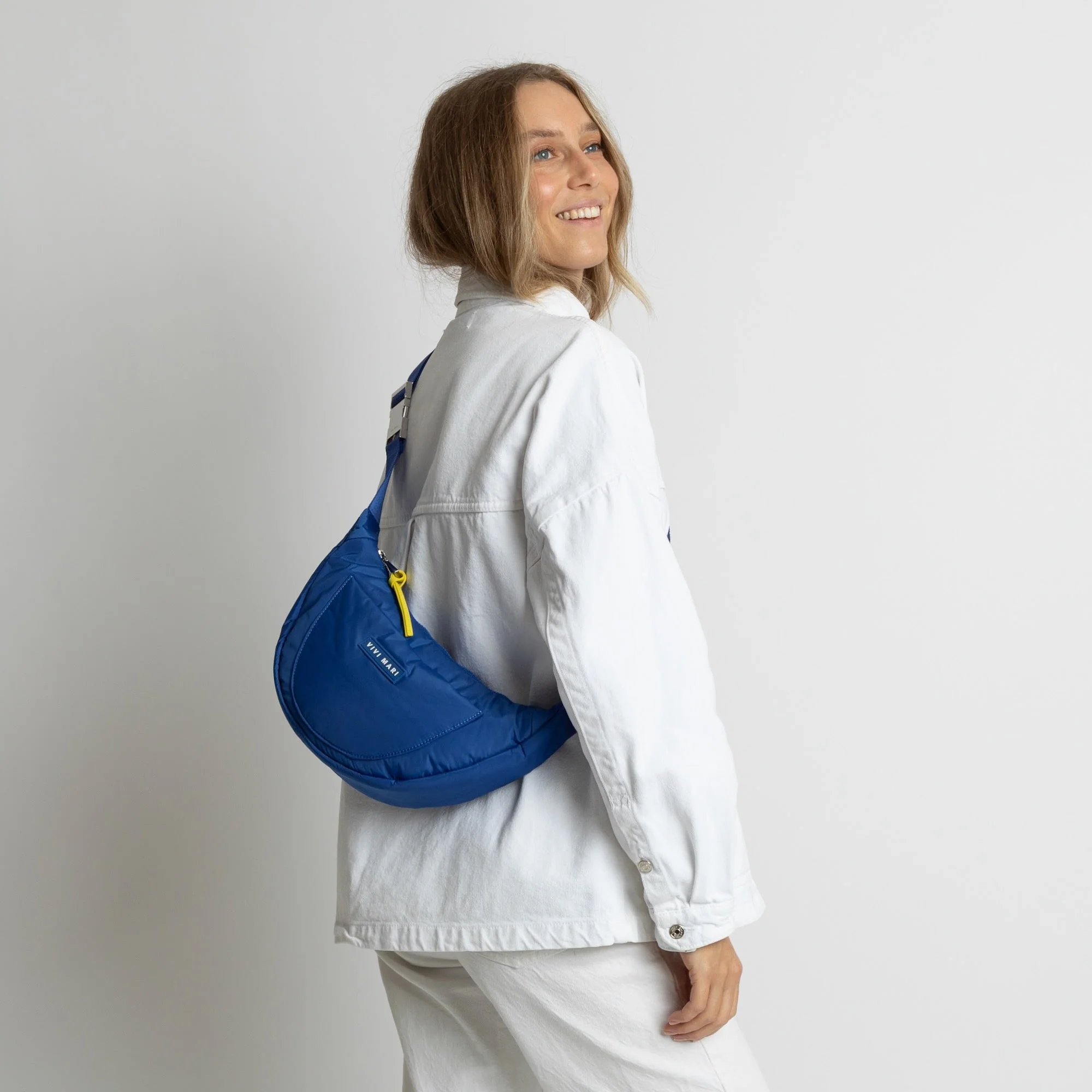 Padded Hip Bag medium - blue - Image 4