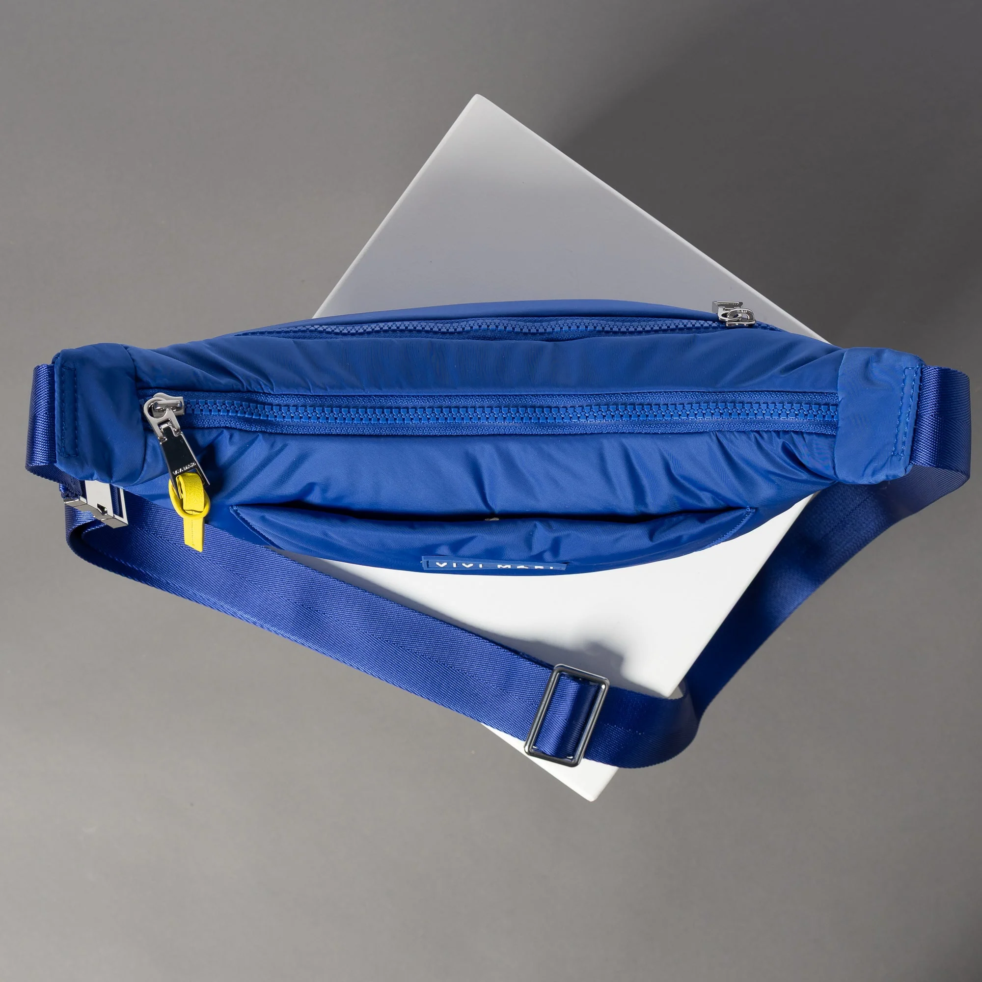 Padded Hip Bag medium - blue - Image 5