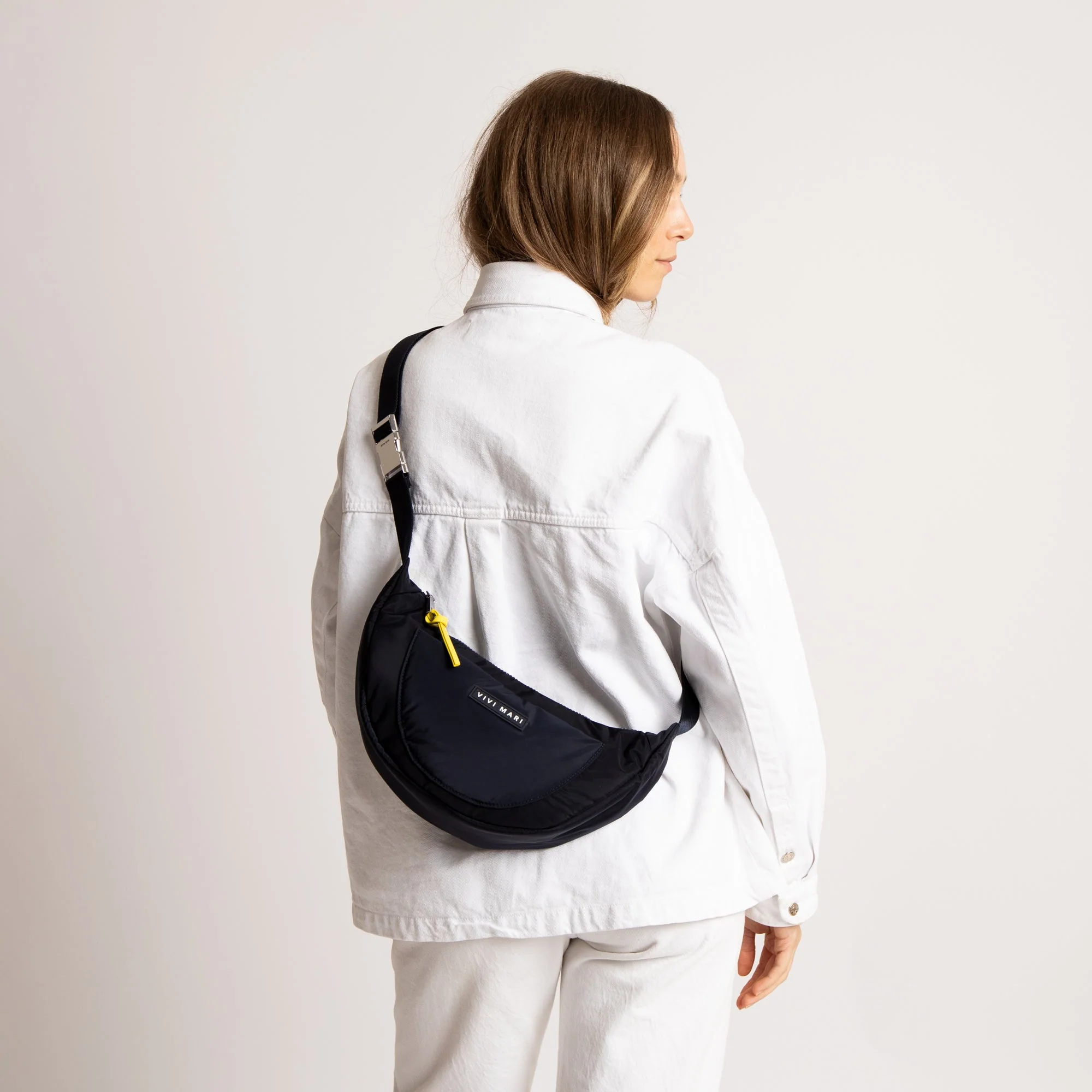 Padded Hip Bag medium - navy - Image 4