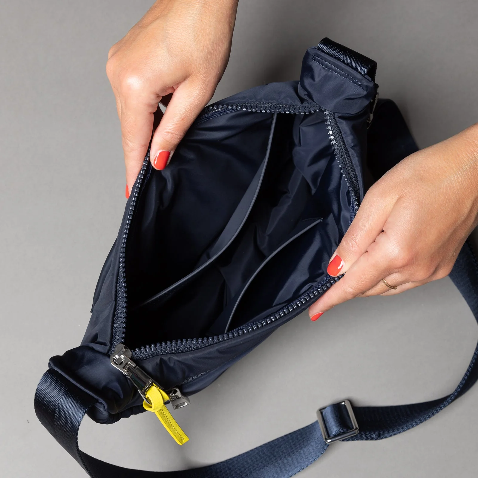 Padded Hip Bag medium - navy - Image 8