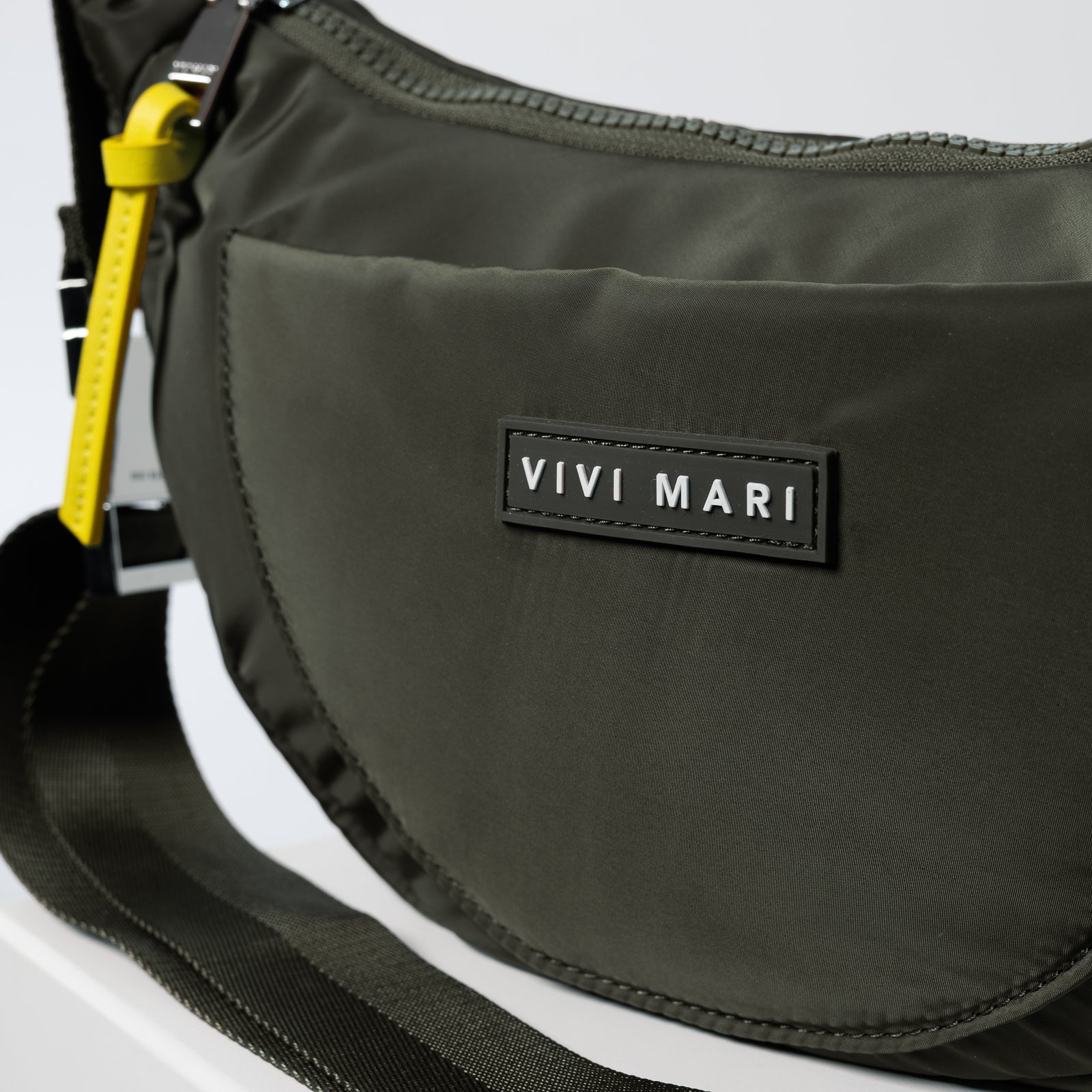 Padded Hip Bag medium - olive - Image 13
