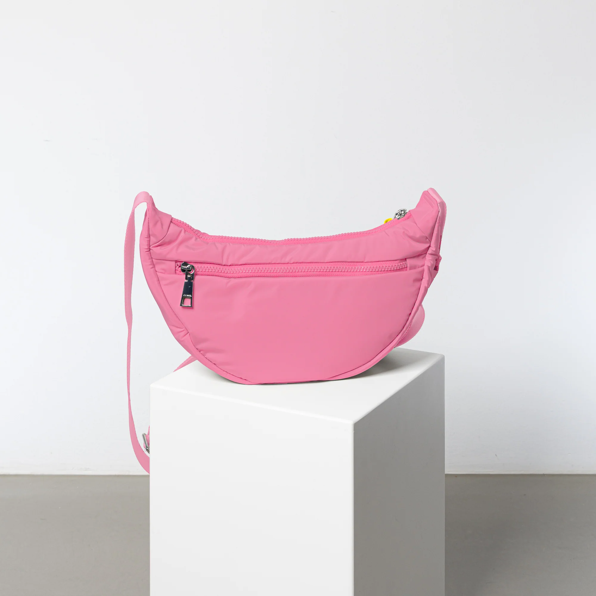 Padded Hip Bag medium - soft pink - Image 3