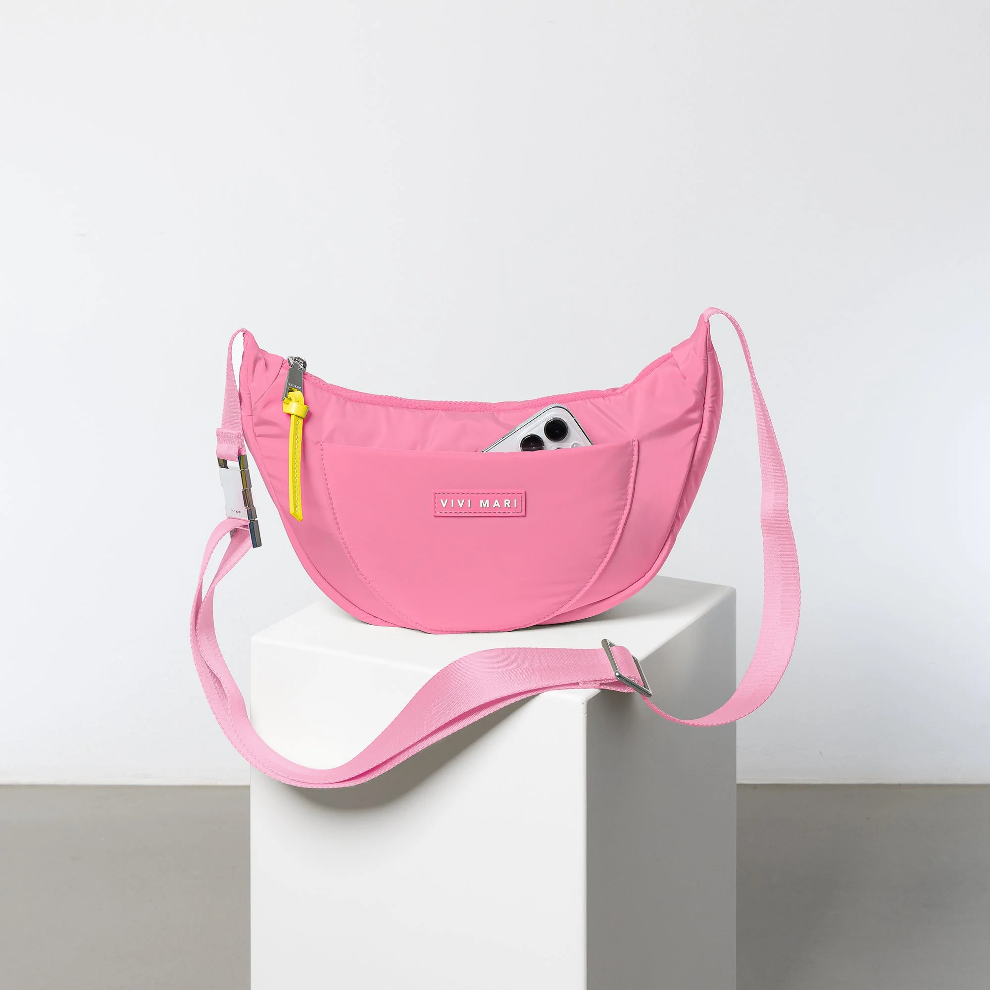 Padded Hip Bag medium - soft pink - Image 4
