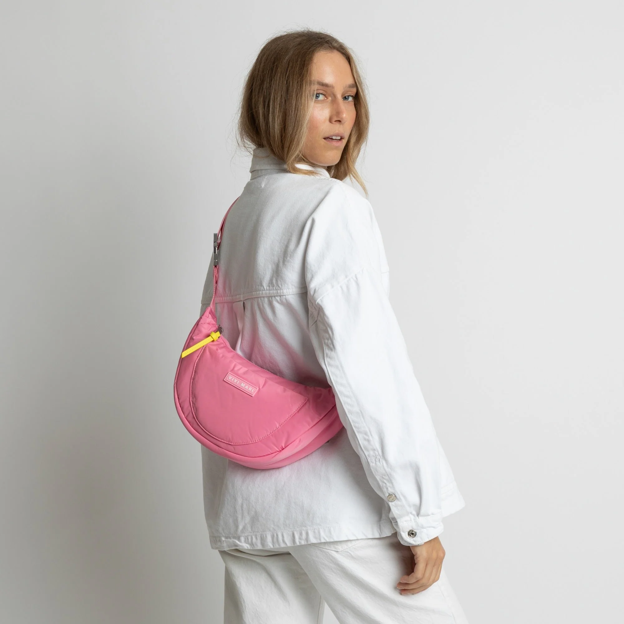Padded Hip Bag medium - soft pink - Image 7
