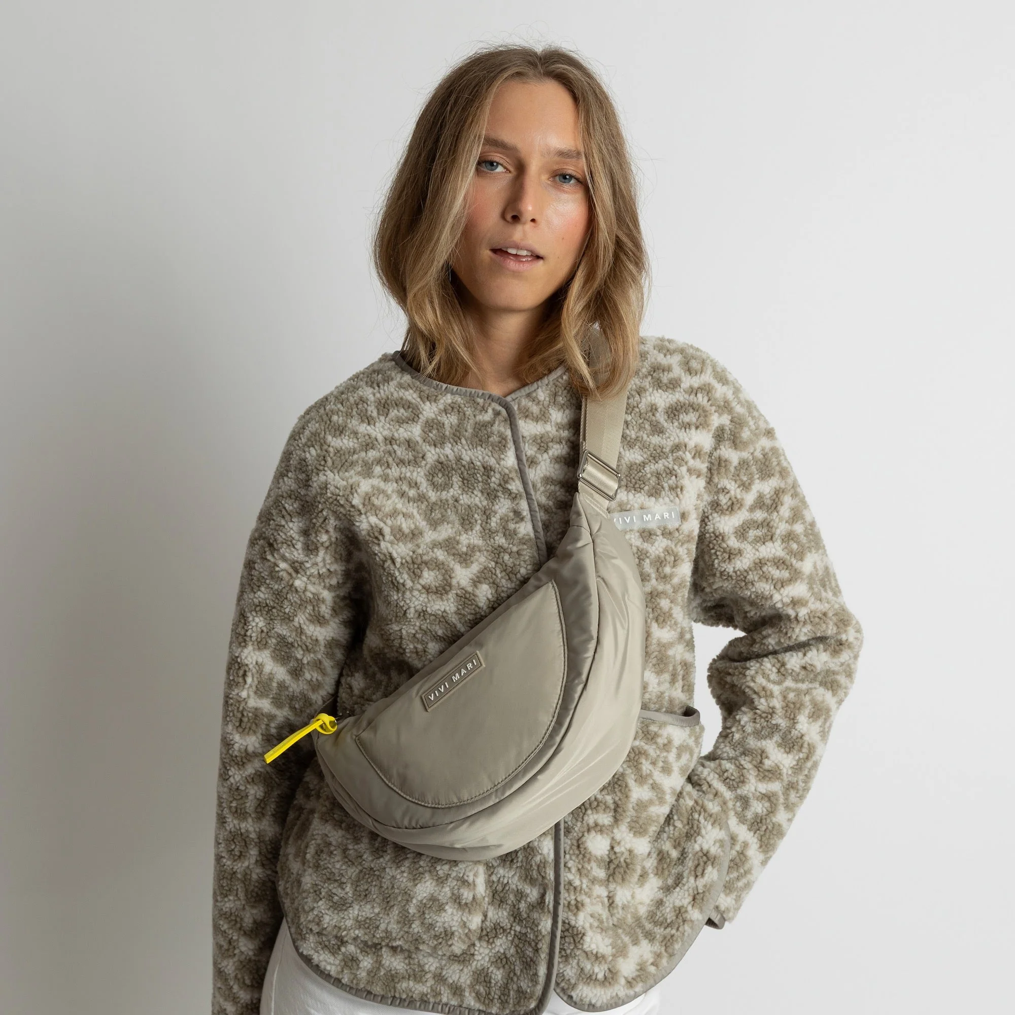 Padded Hip Bag medium - stone - Image 15