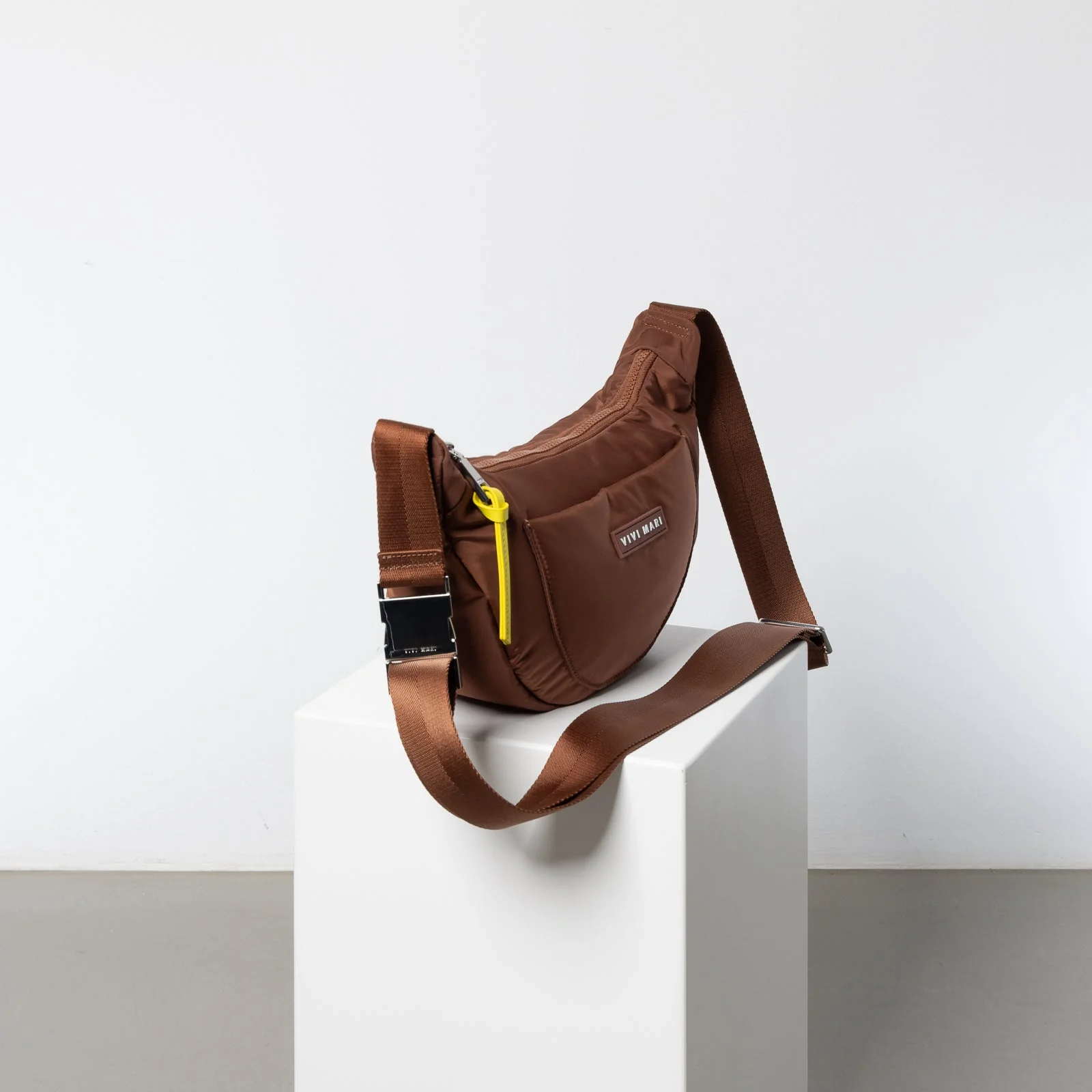 Padded Hip Bag medium - tan - Image 3