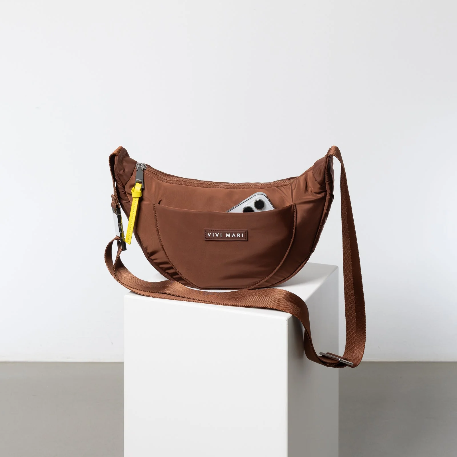 Padded Hip Bag medium - tan - Image 9
