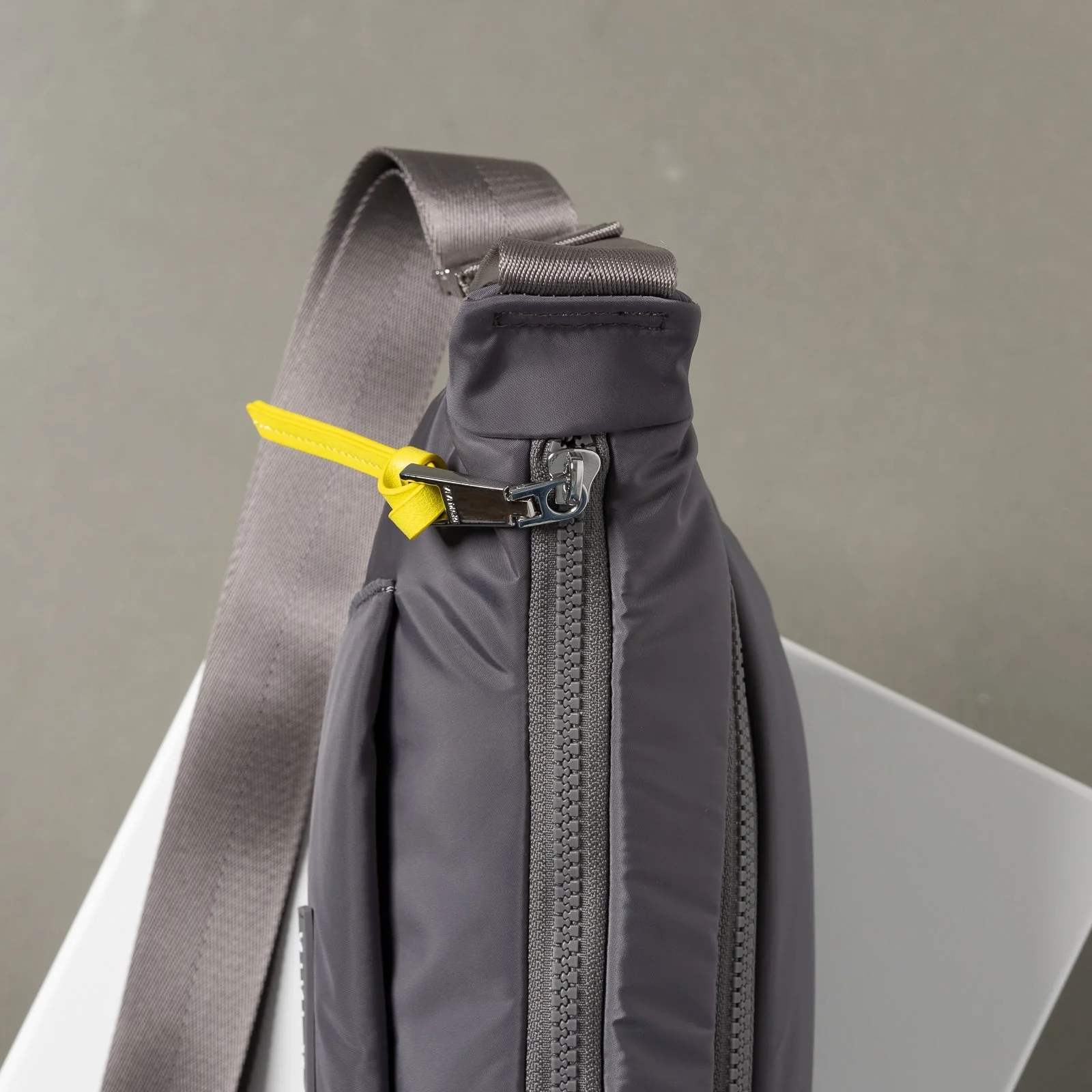 Padded Hip Bag medium - taupe - Image 11
