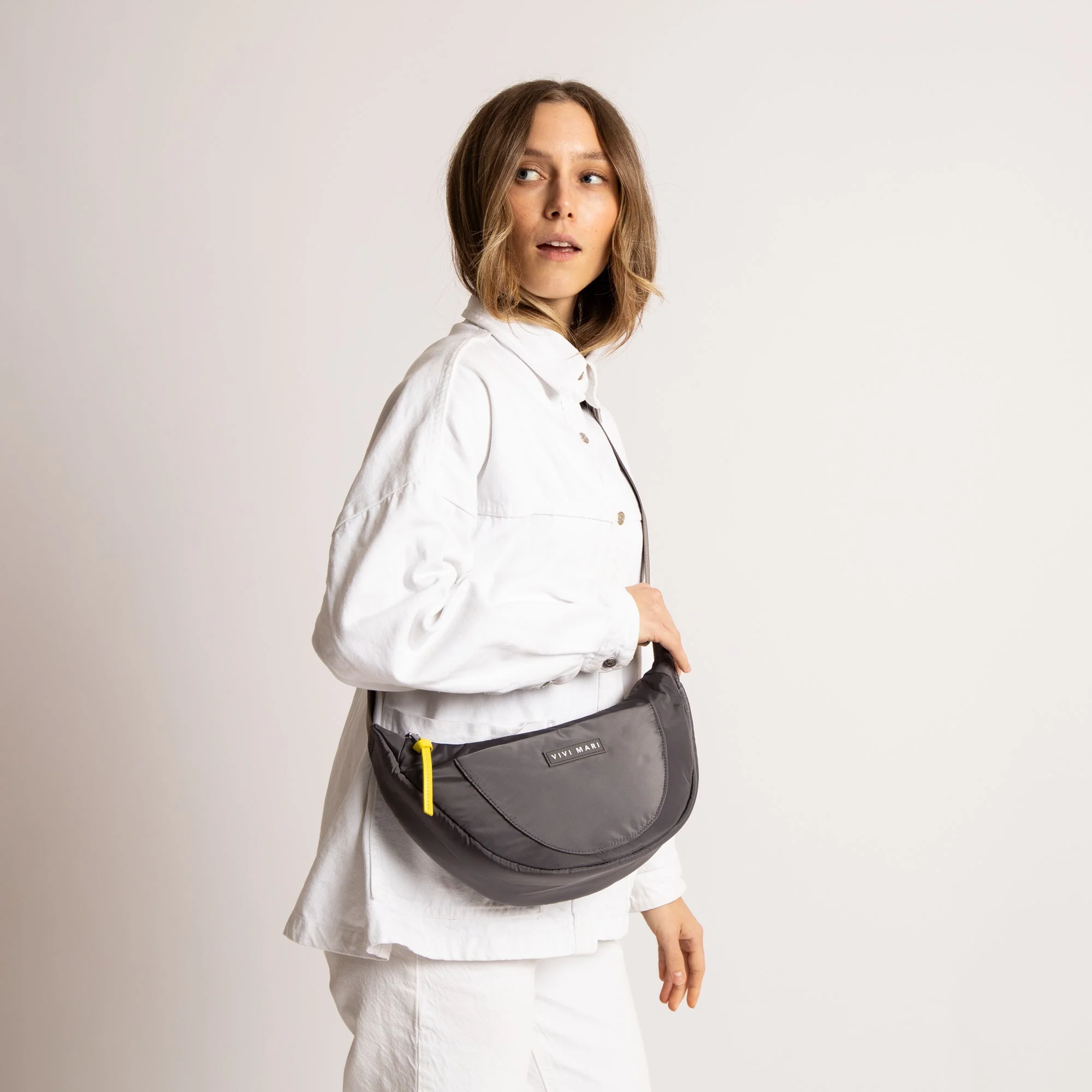 Padded Hip Bag medium - taupe - Image 4