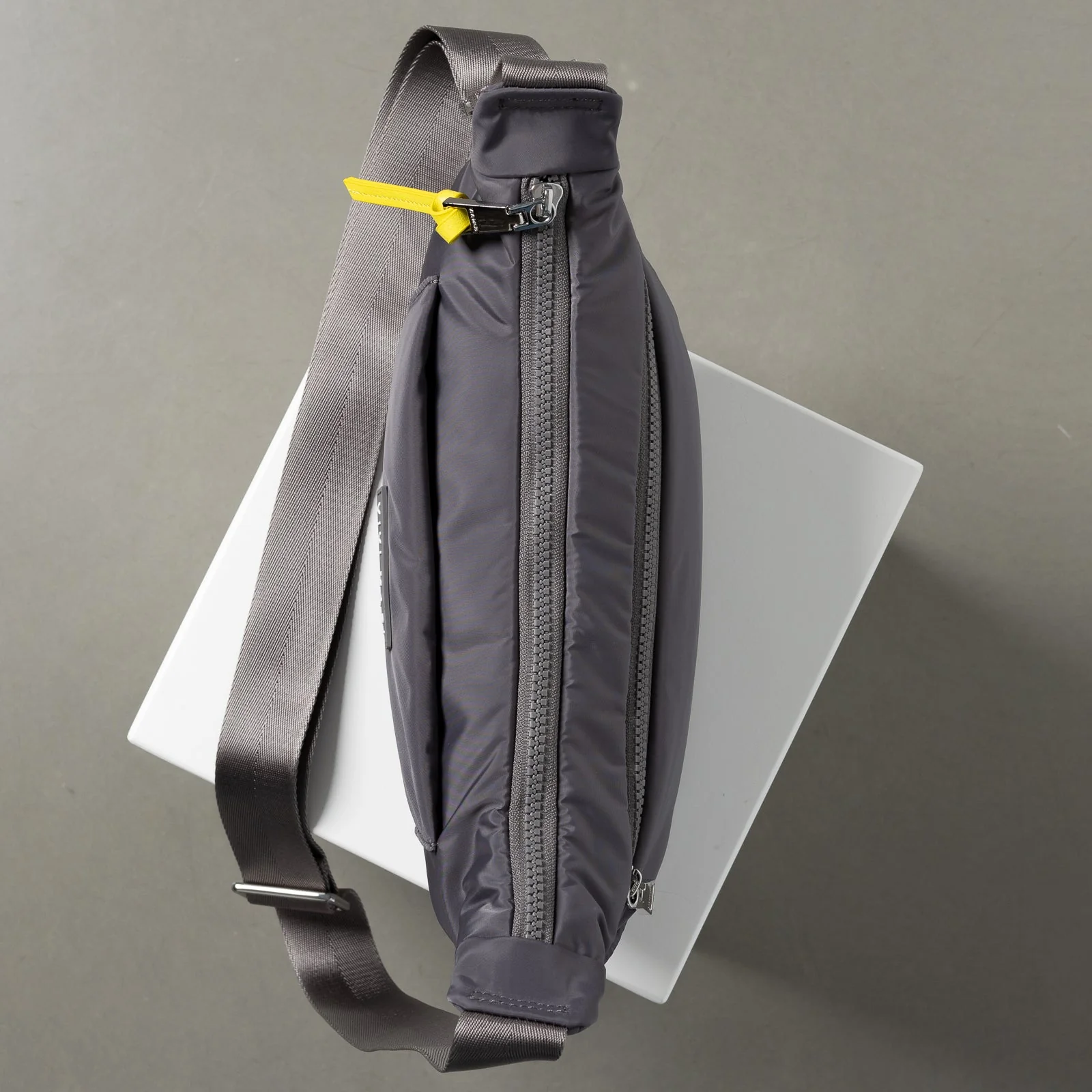 Padded Hip Bag medium - taupe - Image 8
